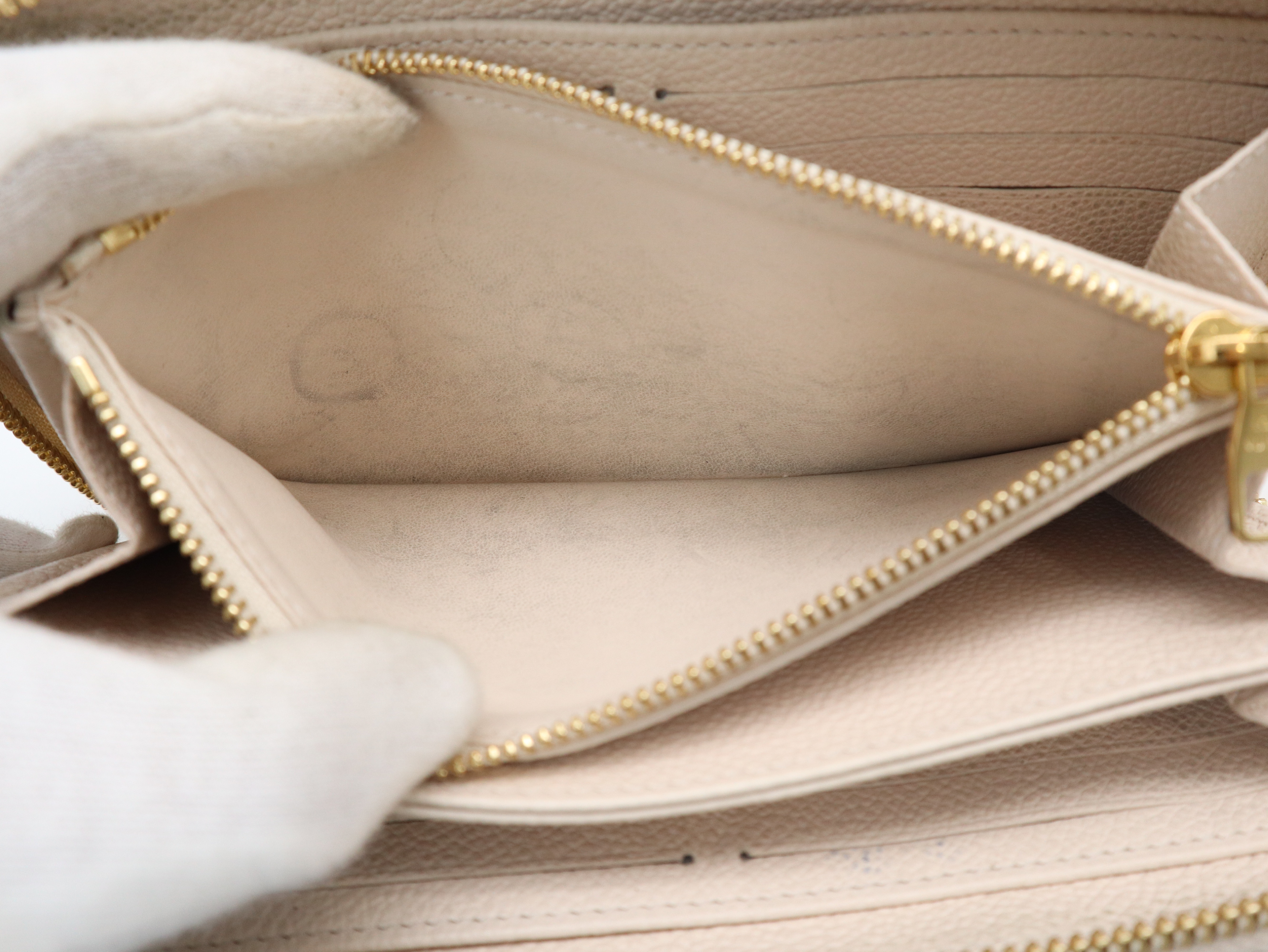 M82206 Monogram Empreinte LV Gradient Zippy Wallet White — view 10