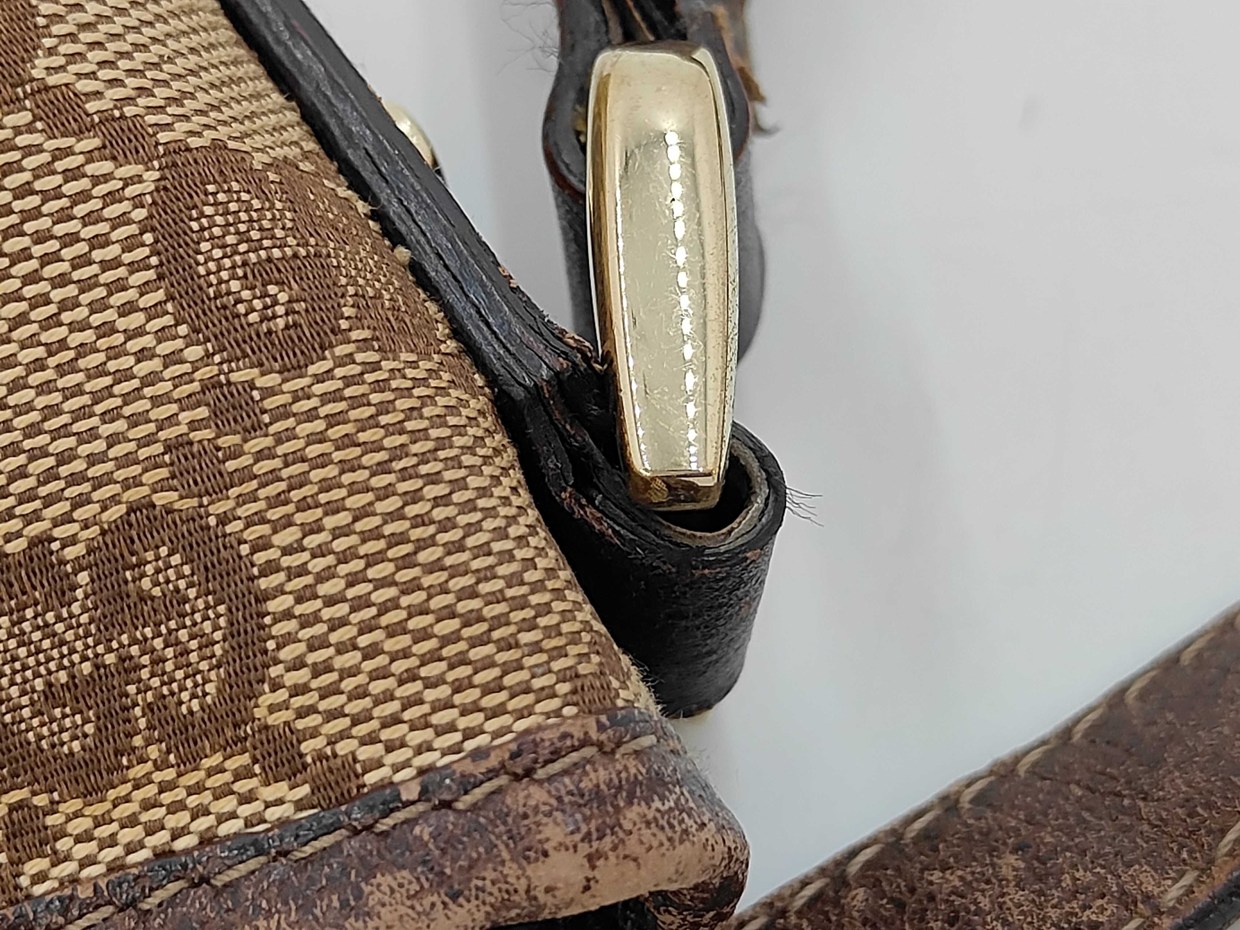 GG Canvas Shoulder Bag — view 7