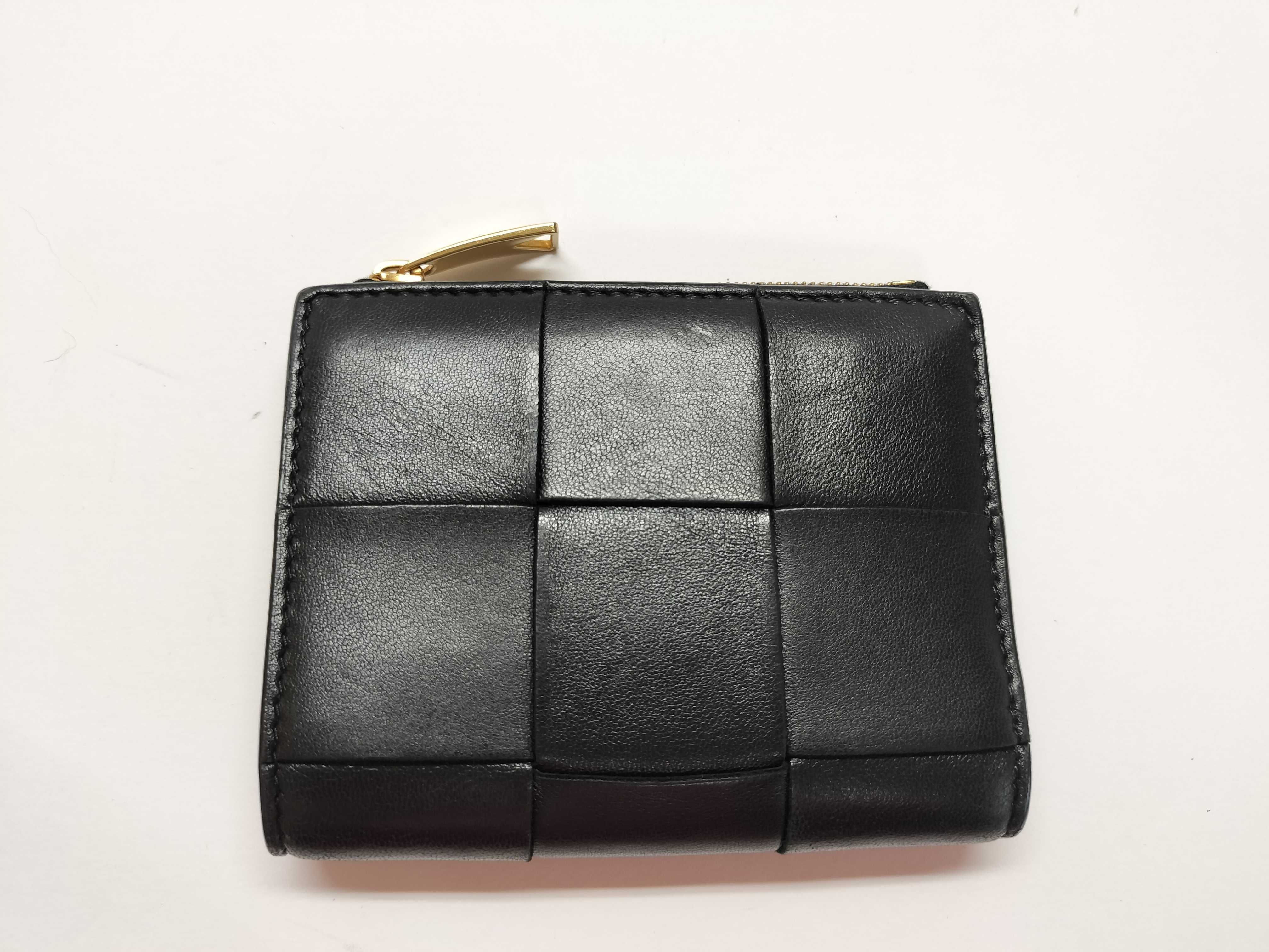 Small Cassette Bi-fold Zipper Wallet
