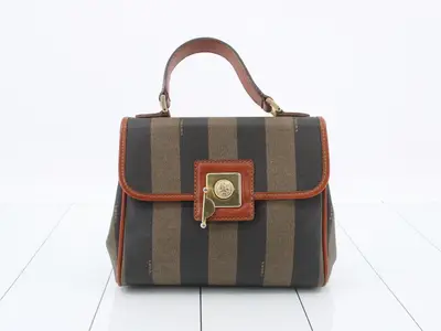 Top-handle bags and shoulder bags