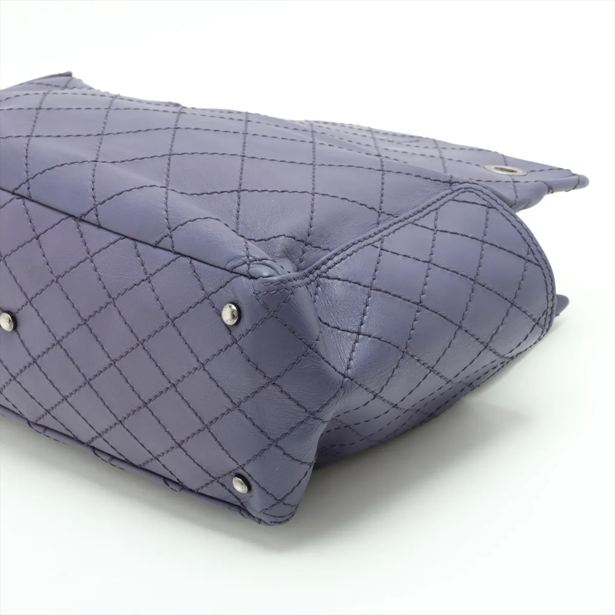 Wild Stitch Leather Handbag, Purple, Gunmetal Hardware, 20944797 (Serial Number in the 20s) — view 3