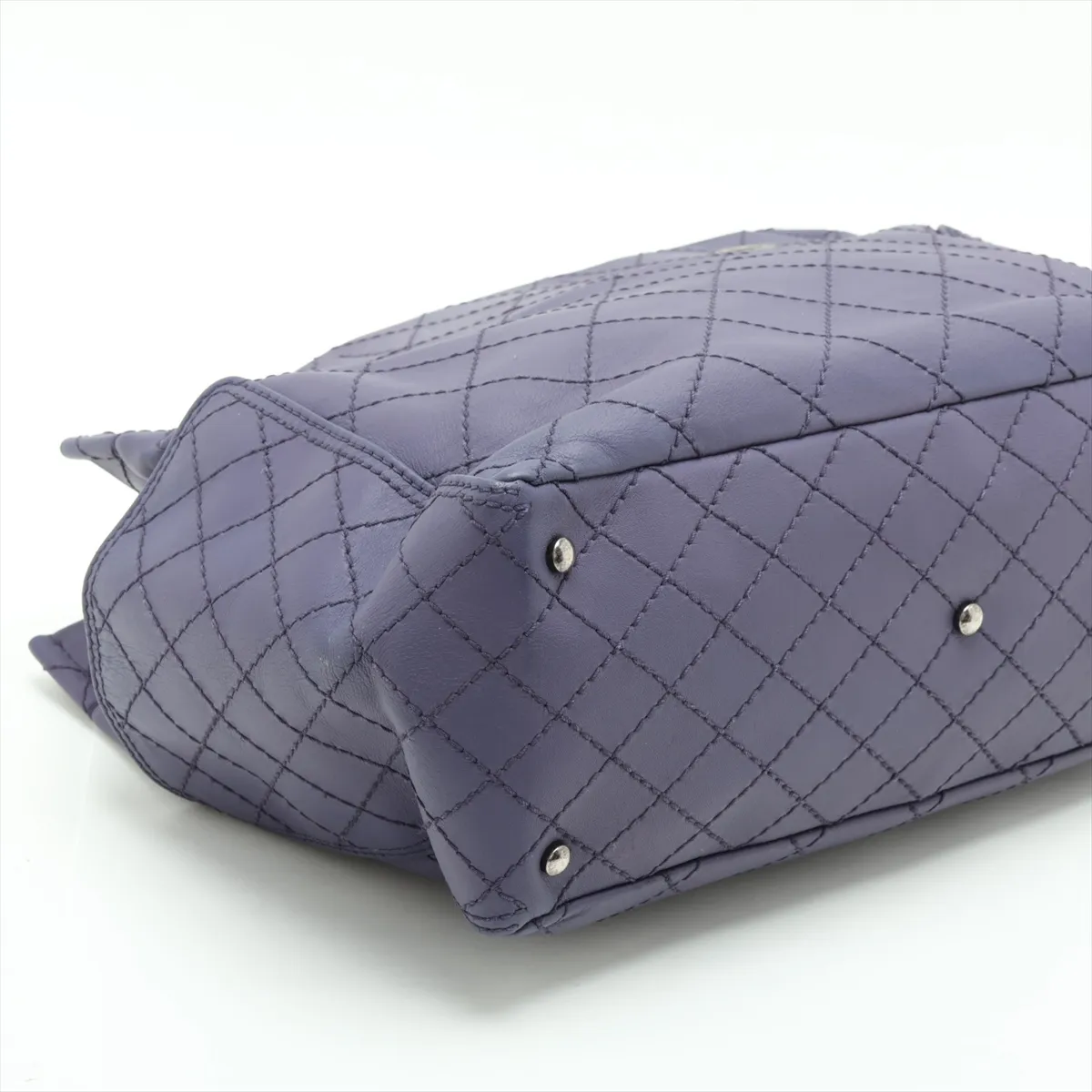 Wild Stitch Leather Handbag, Purple, Gunmetal Hardware, 20944797 (Serial Number in the 20s) — view 4