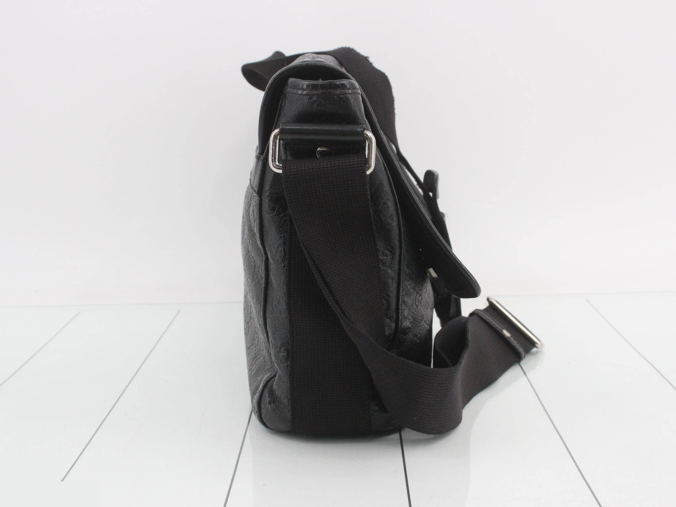 Guccisima leather logo embossed shoulder bag black — view 4