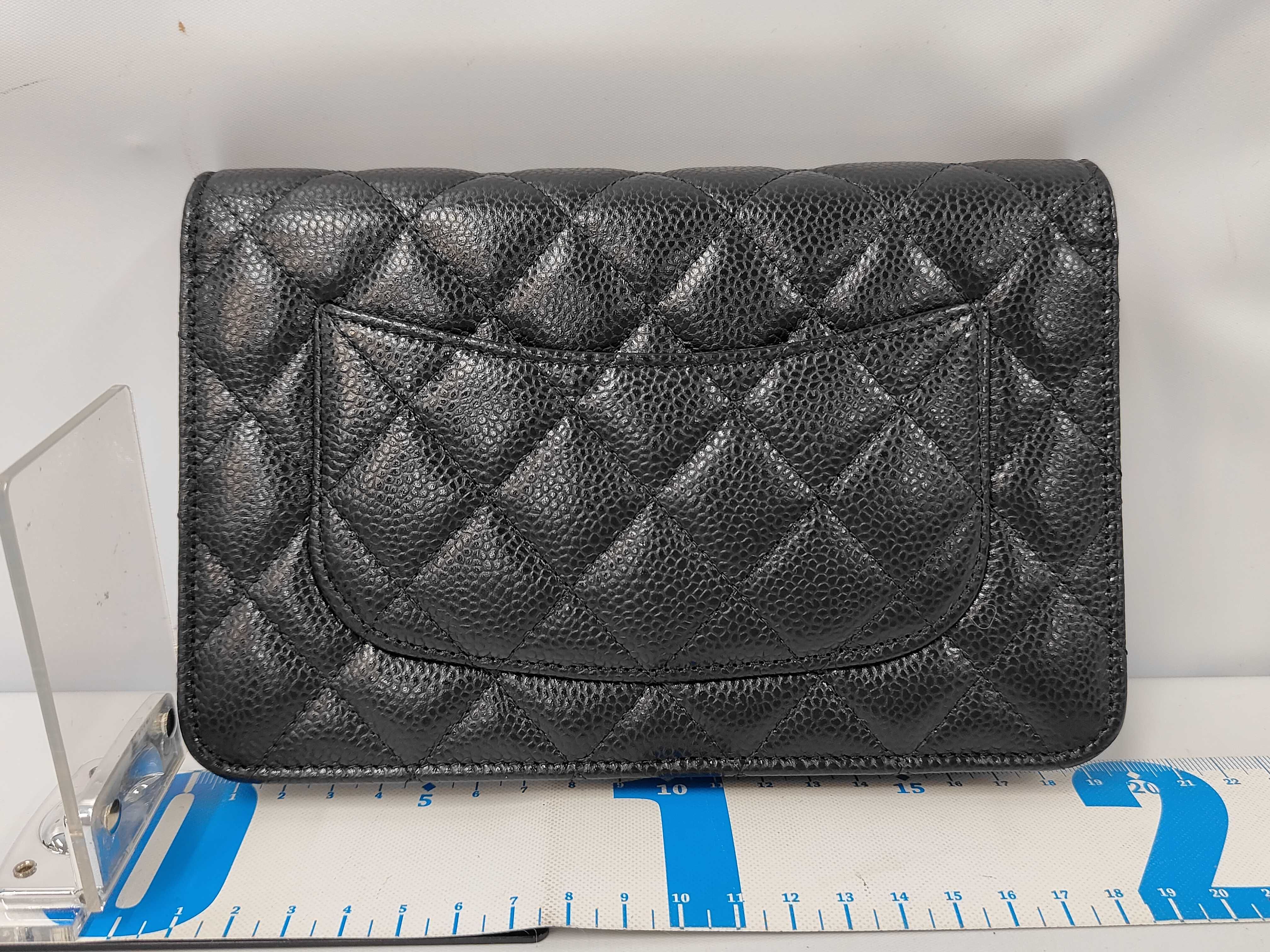 Matelassé Chain Wallet, Black Caviar Leather, Gold Hardware, AP0250 K7HNTL0C, Shoulder Bag — view 2