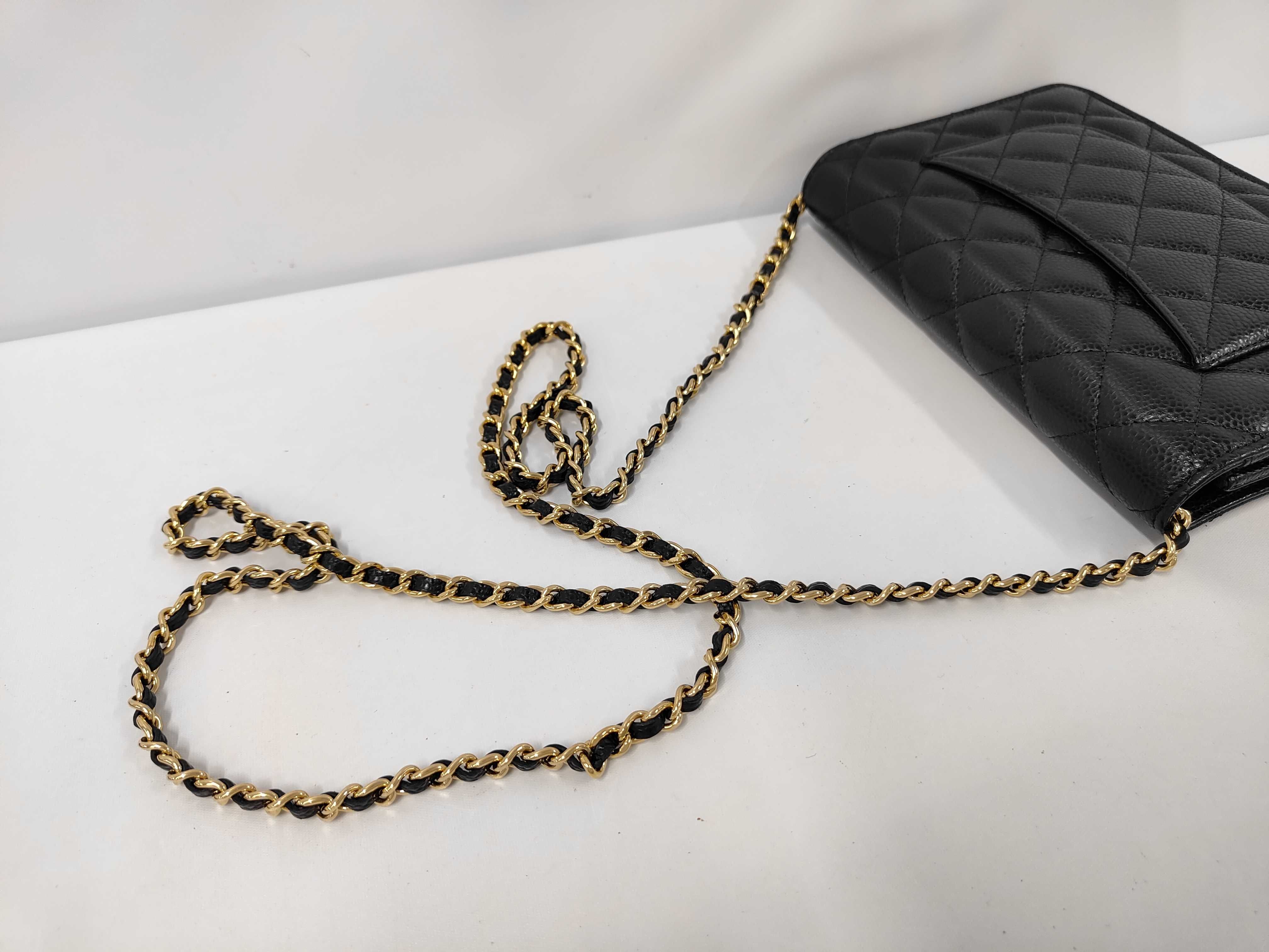 Matelassé Chain Wallet, Black Caviar Leather, Gold Hardware, AP0250 K7HNTL0C, Shoulder Bag — view 5