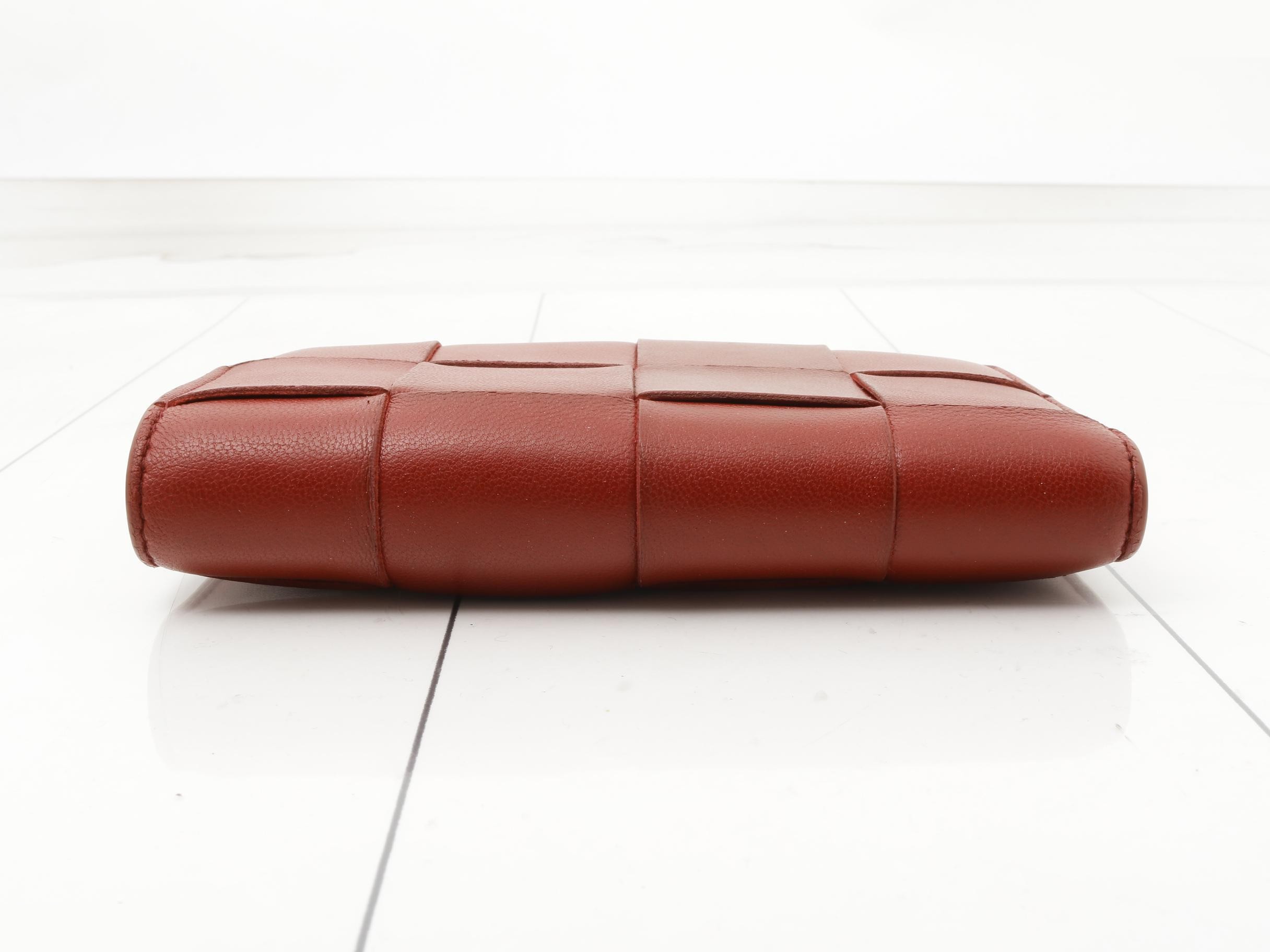 Maxi Intrecciato Bi-fold Wallet — view 3