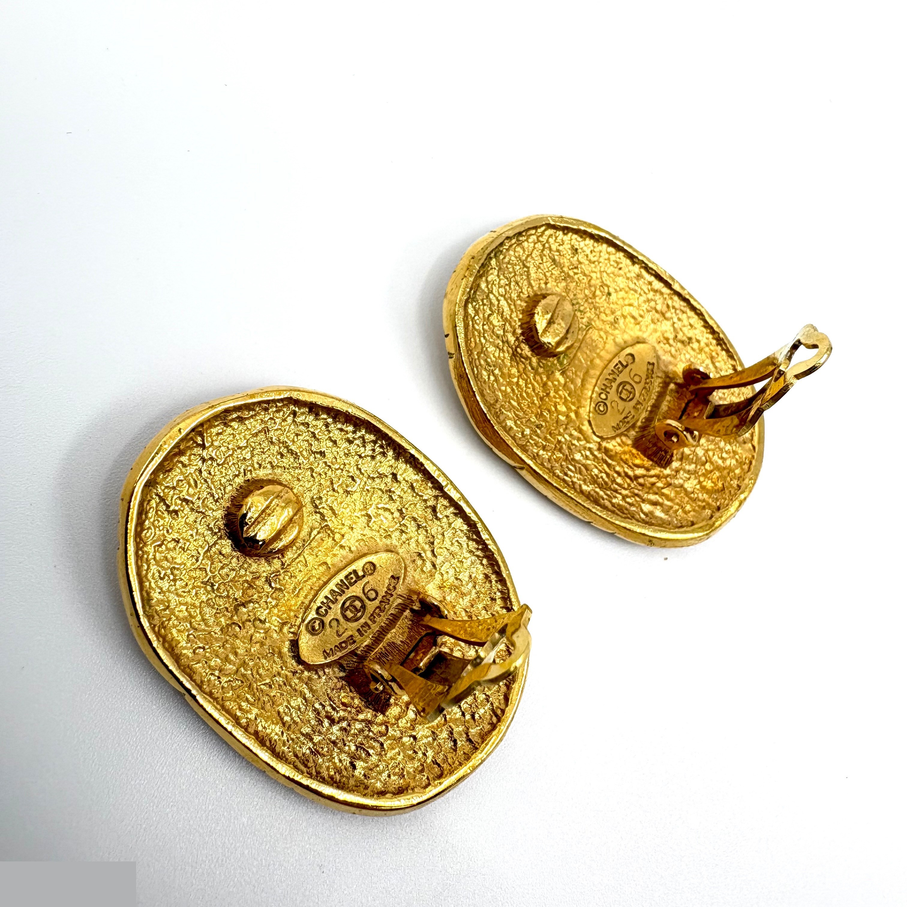 Emblem Logo Coco Mark (Precious Metal) Earrings — view 3