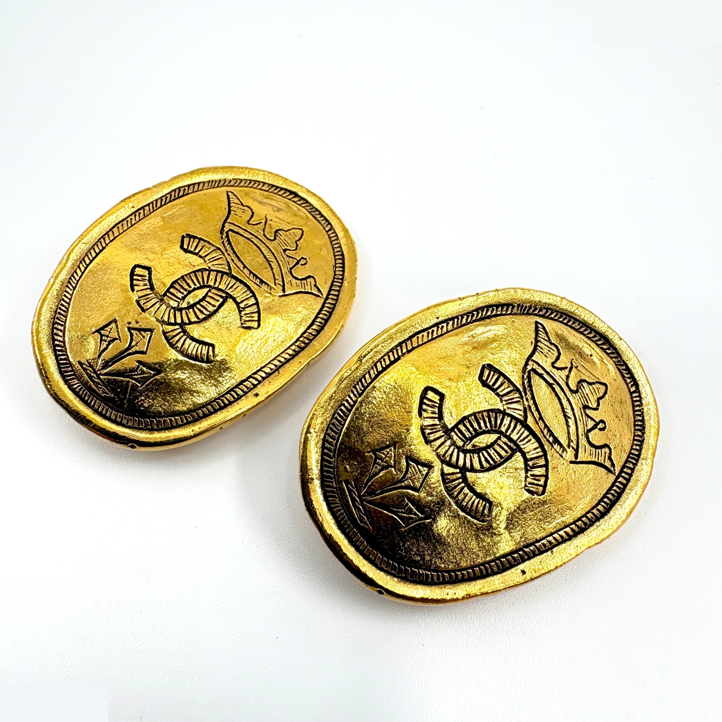 Emblem Logo Coco Mark (Precious Metal) Earrings — view 4