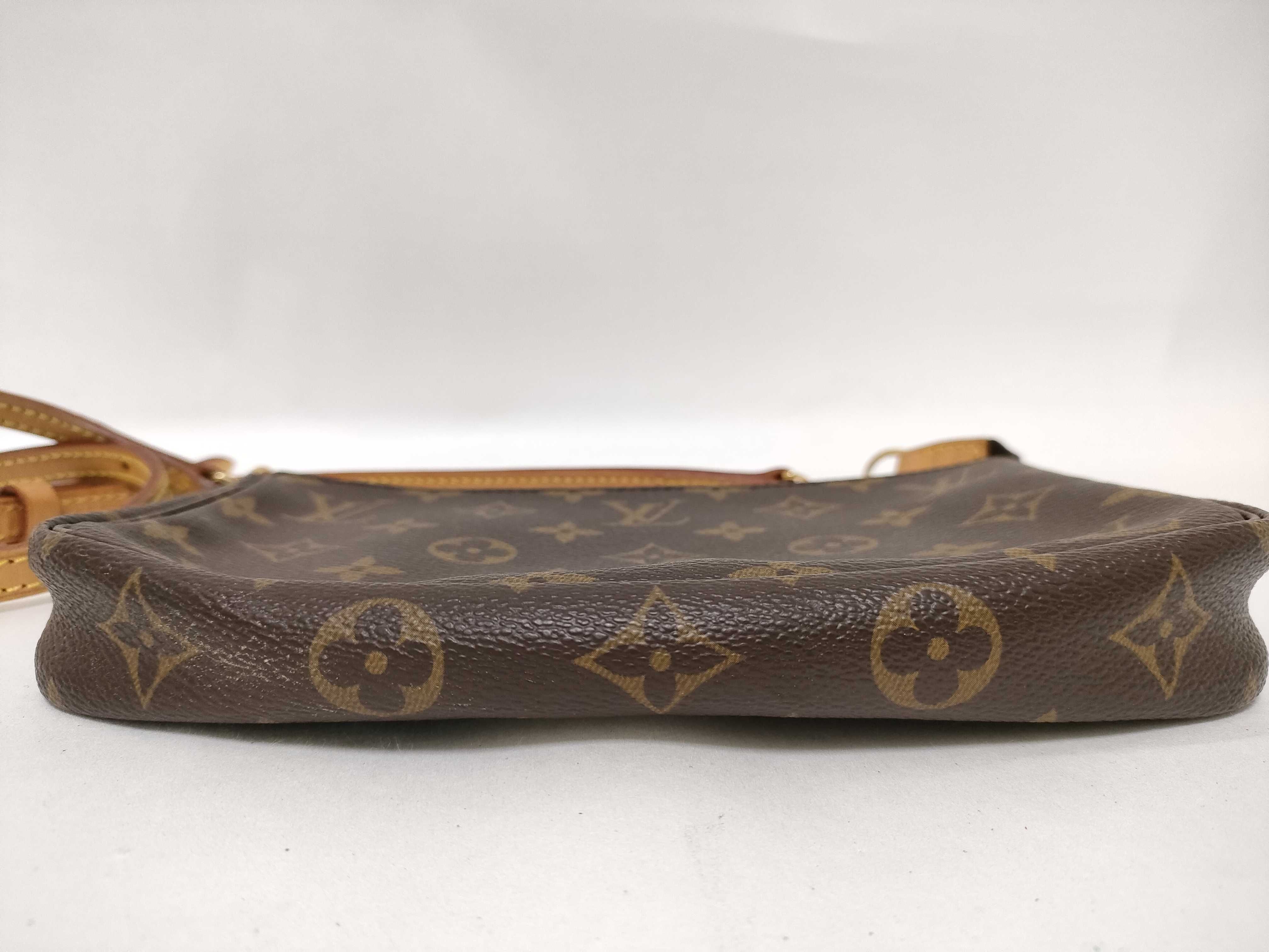 Monogram Bag Louis Vuitton Monogram Pochette Accessoires Shoulder Bag — view 7