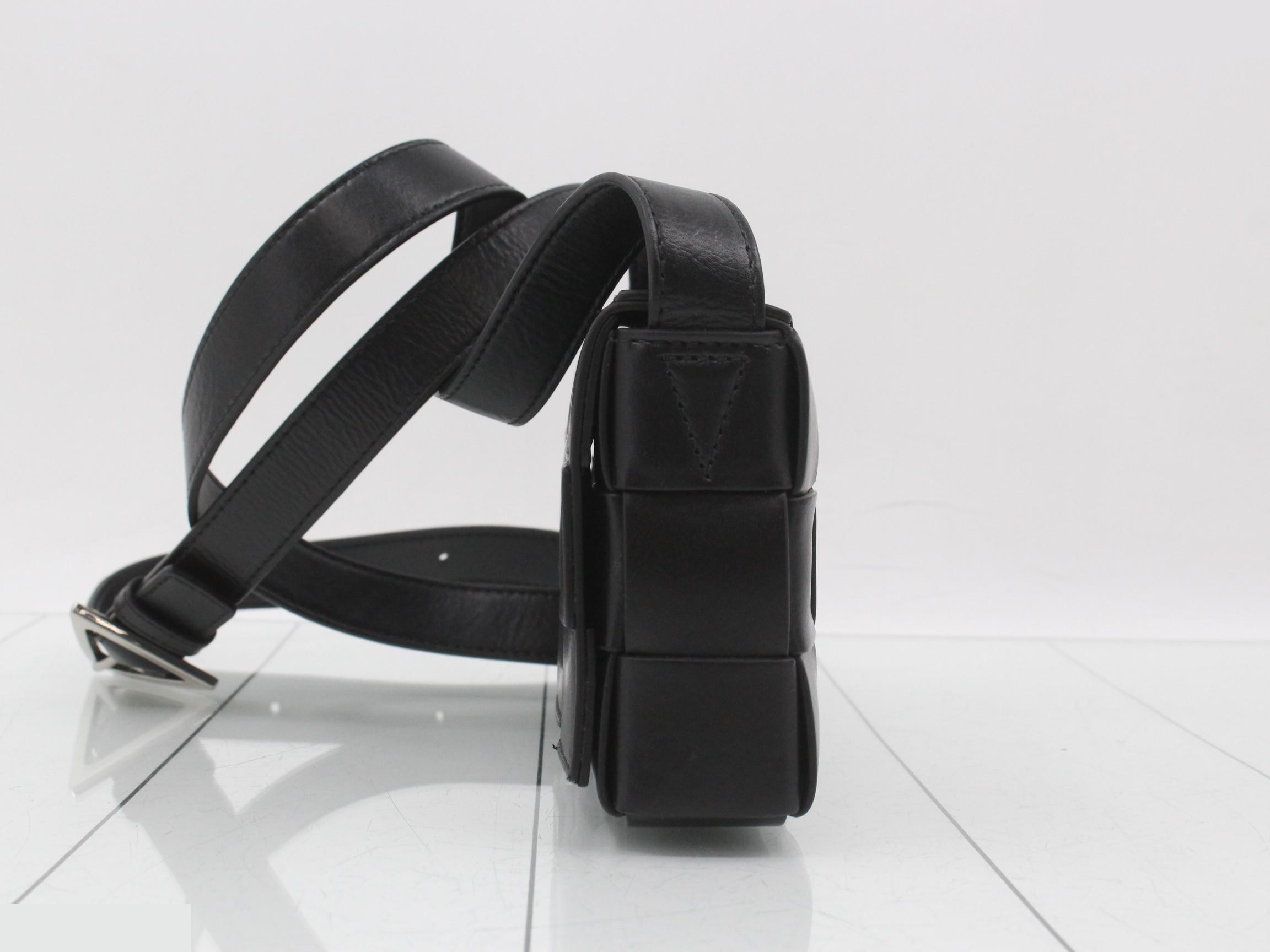 Intrecciato (Bag) - Shoulder Bag — view 3