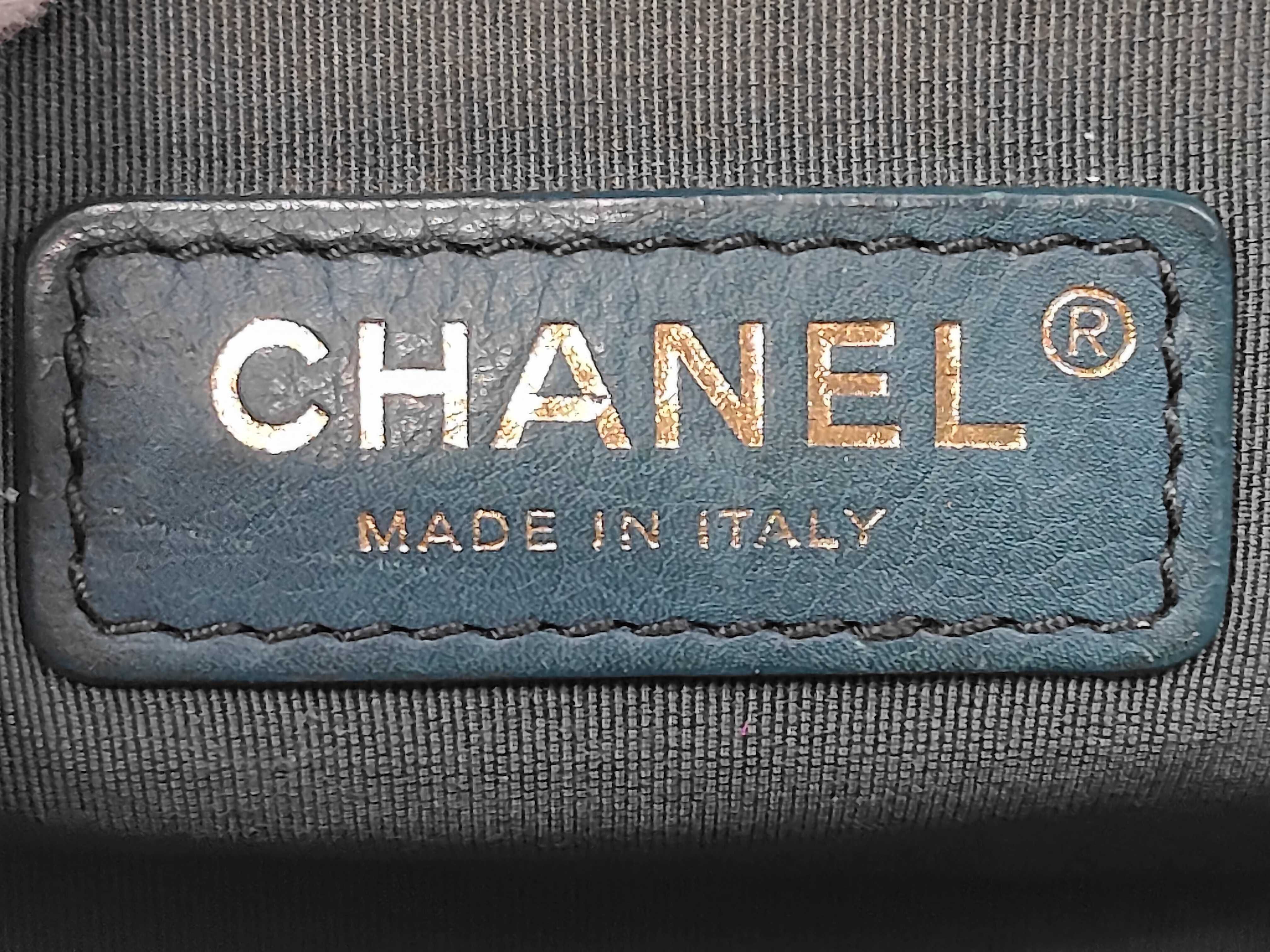 Caviar Boy Chanel Chain Shoulder Bag — view 9