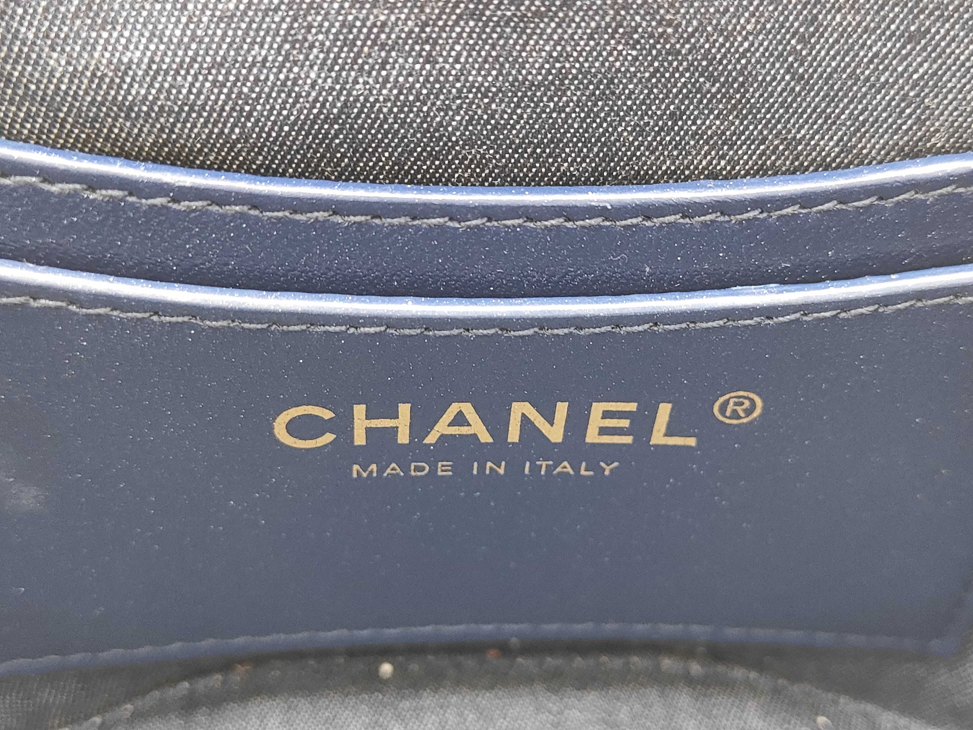 Vanity Chain Shoulder Bag — view 14