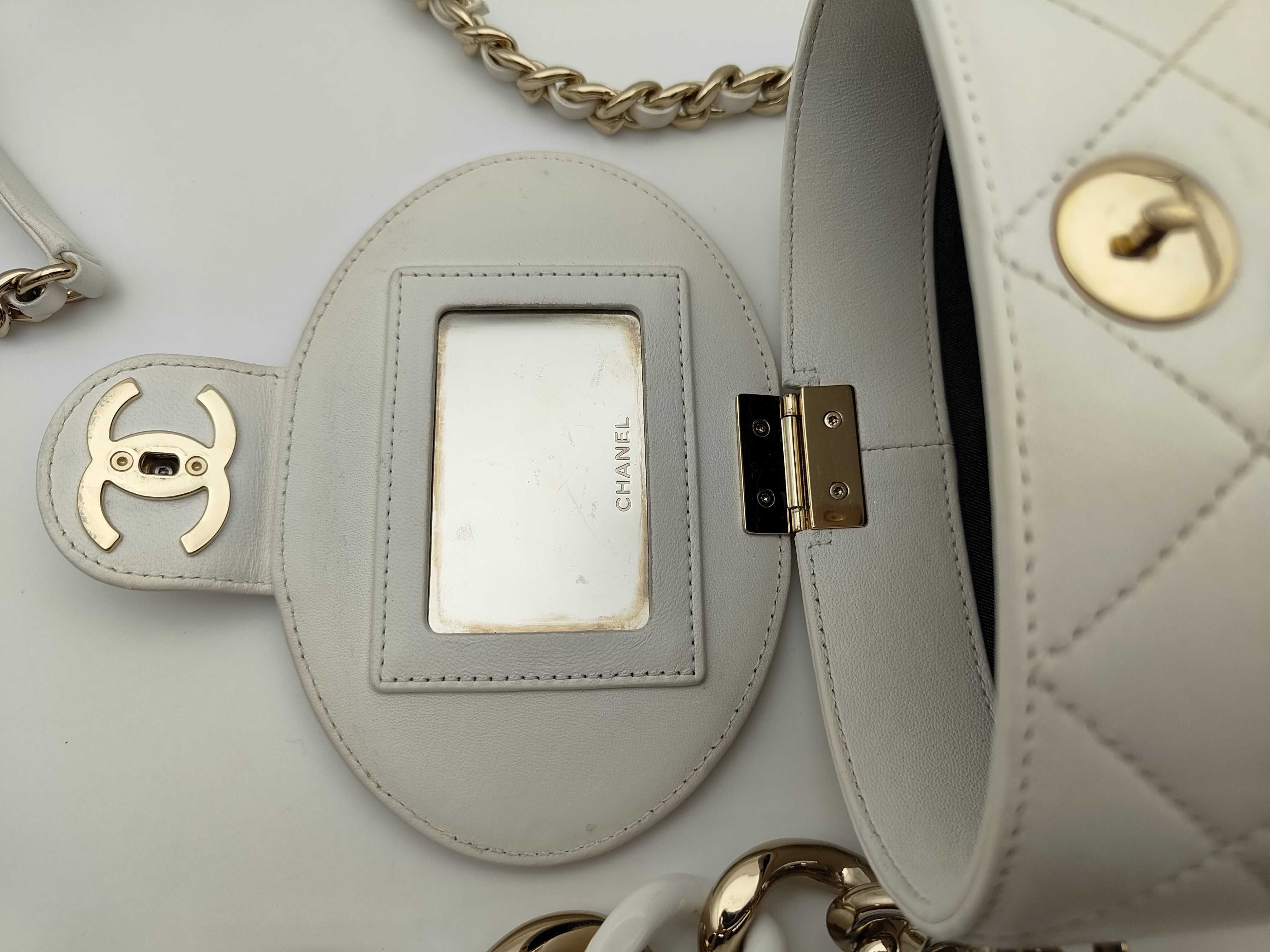 Vanity Chain Shoulder Bag — view 9