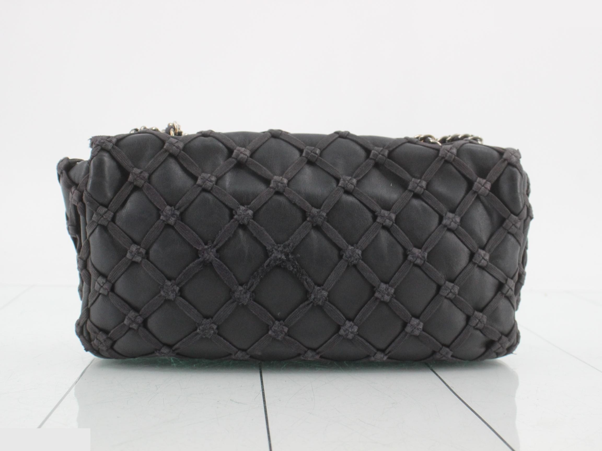 Matelassé chain shoulder bag, black, with sticker, serial number 14. — view 2