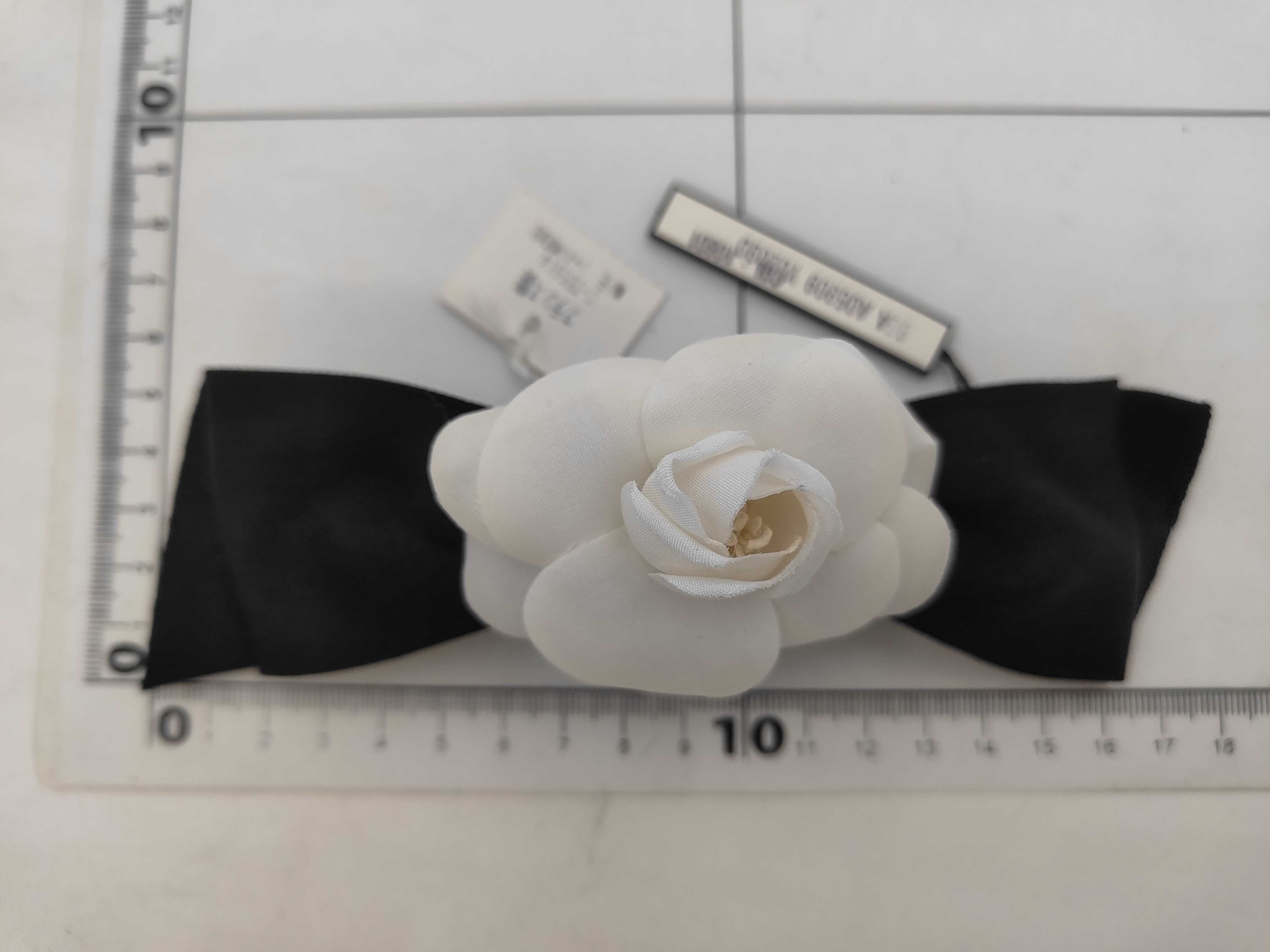 Camellia / Serial number unknown / Barrette / Satin hair accessory — view 5