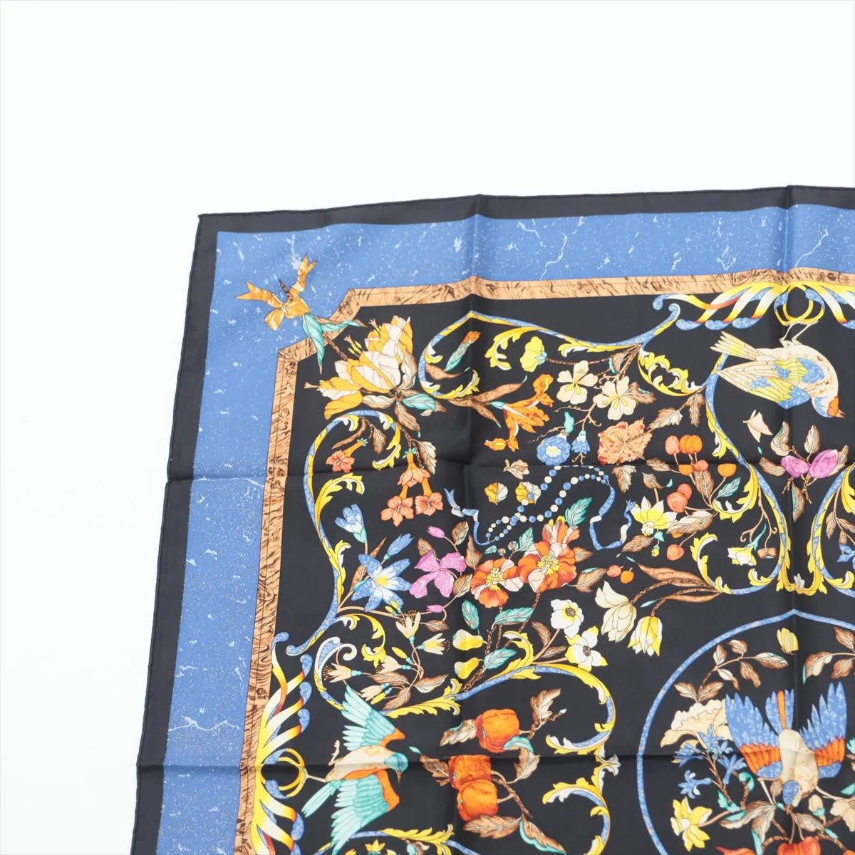 Carre 90 PIERRES d’Orient et d’OCCIDENT Minerals from the East and the West Scarf Silk Black x Blue — view 2