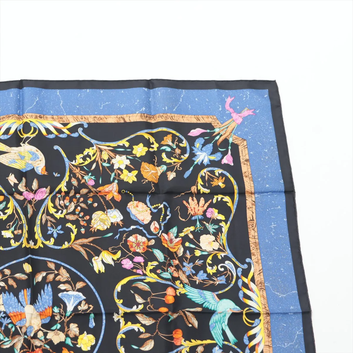 Carre 90 PIERRES d’Orient et d’OCCIDENT Minerals from the East and the West Scarf Silk Black x Blue — view 3
