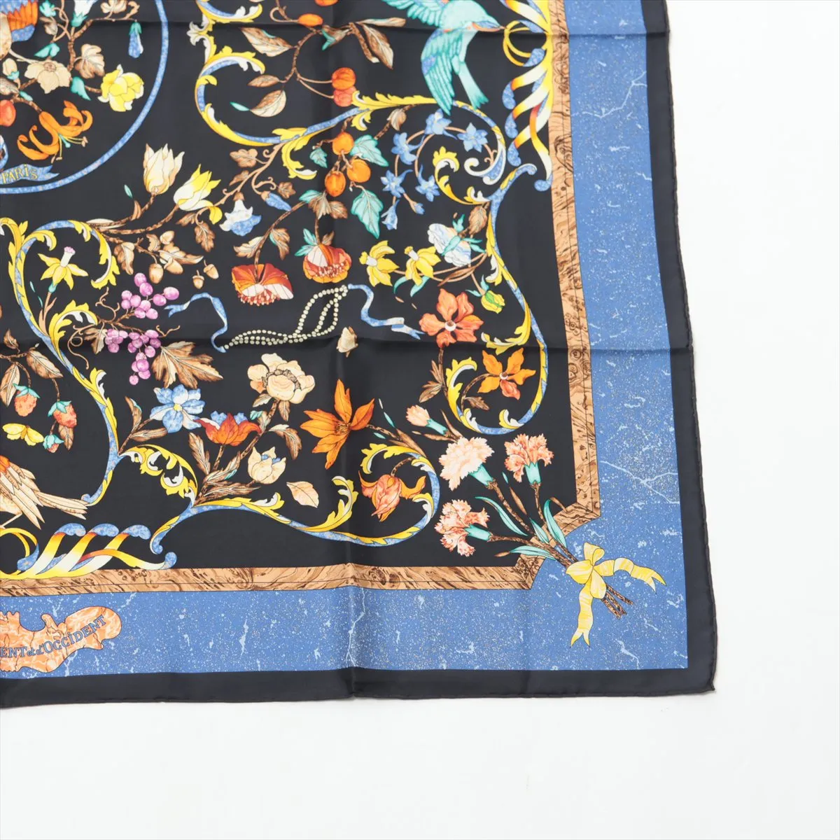 Carre 90 PIERRES d’Orient et d’OCCIDENT Minerals from the East and the West Scarf Silk Black x Blue — view 4