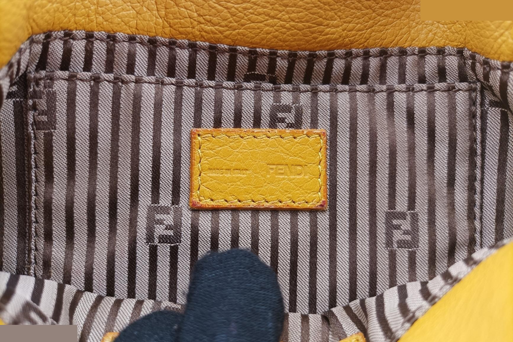 Fendista Pochette Leather Yellow — view 7