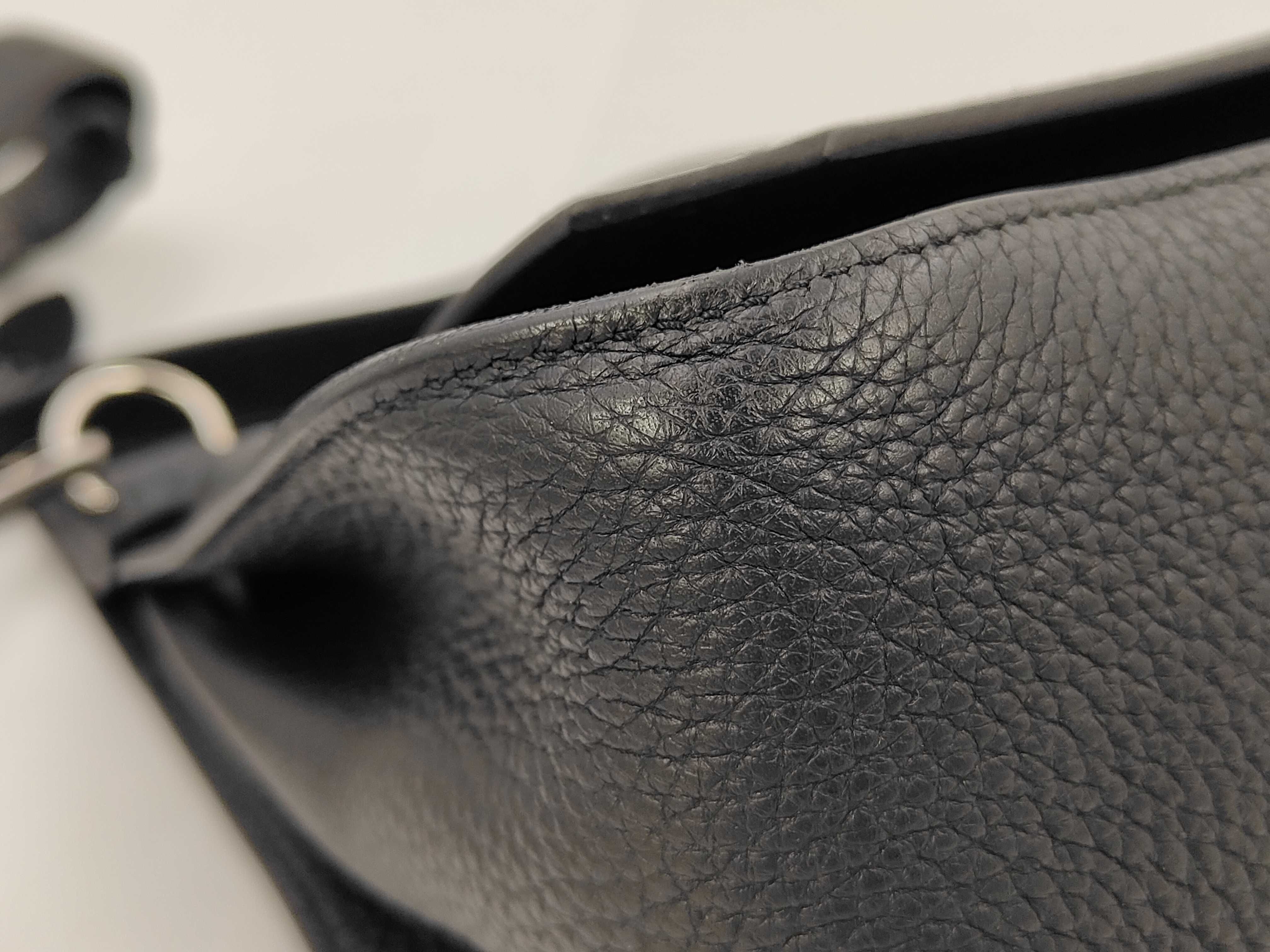 28 ?P Togo Silver Hardware Shoulder Bag — view 6