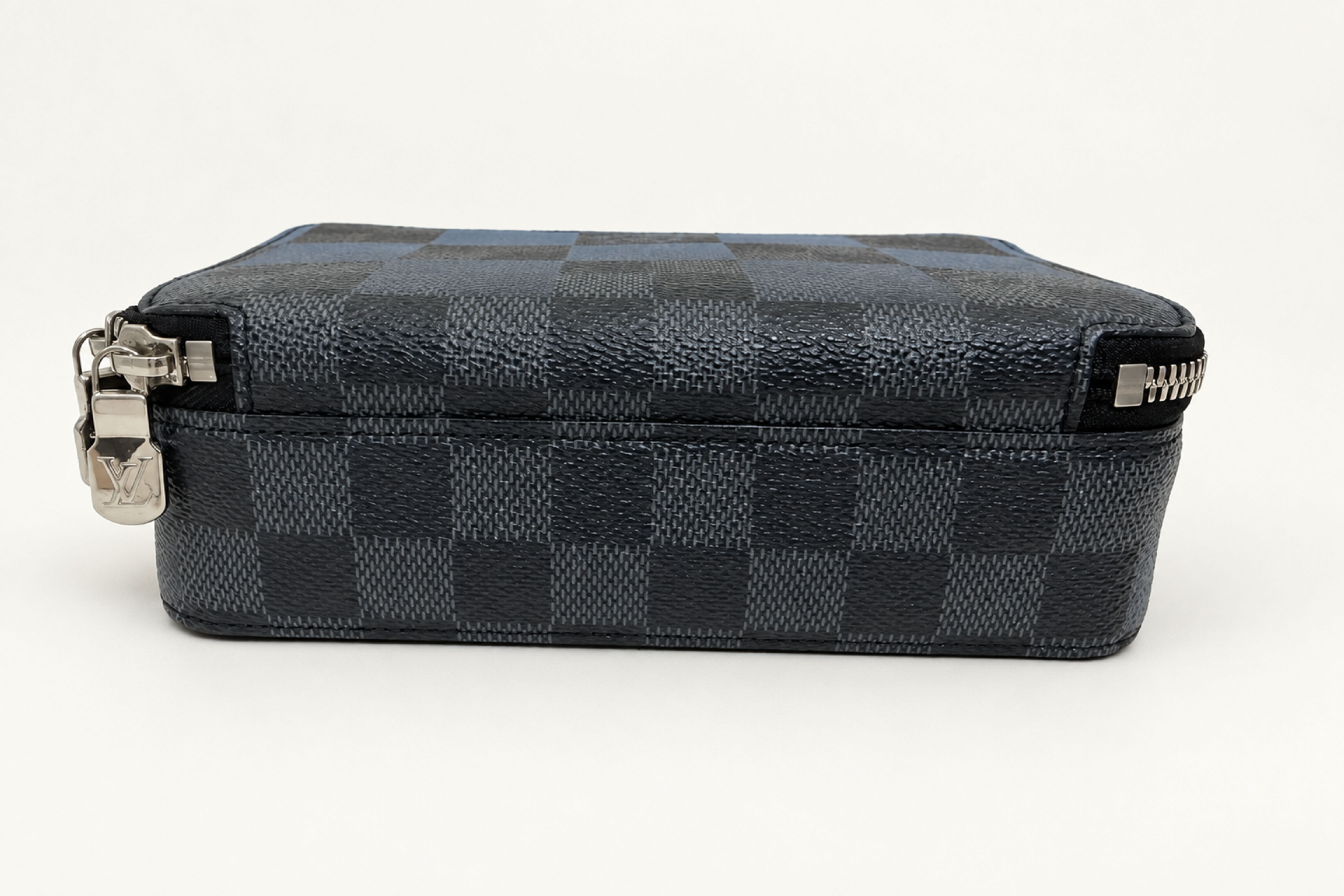 Damier N60414 Alpha Wearable Shoulder Bag — view 3