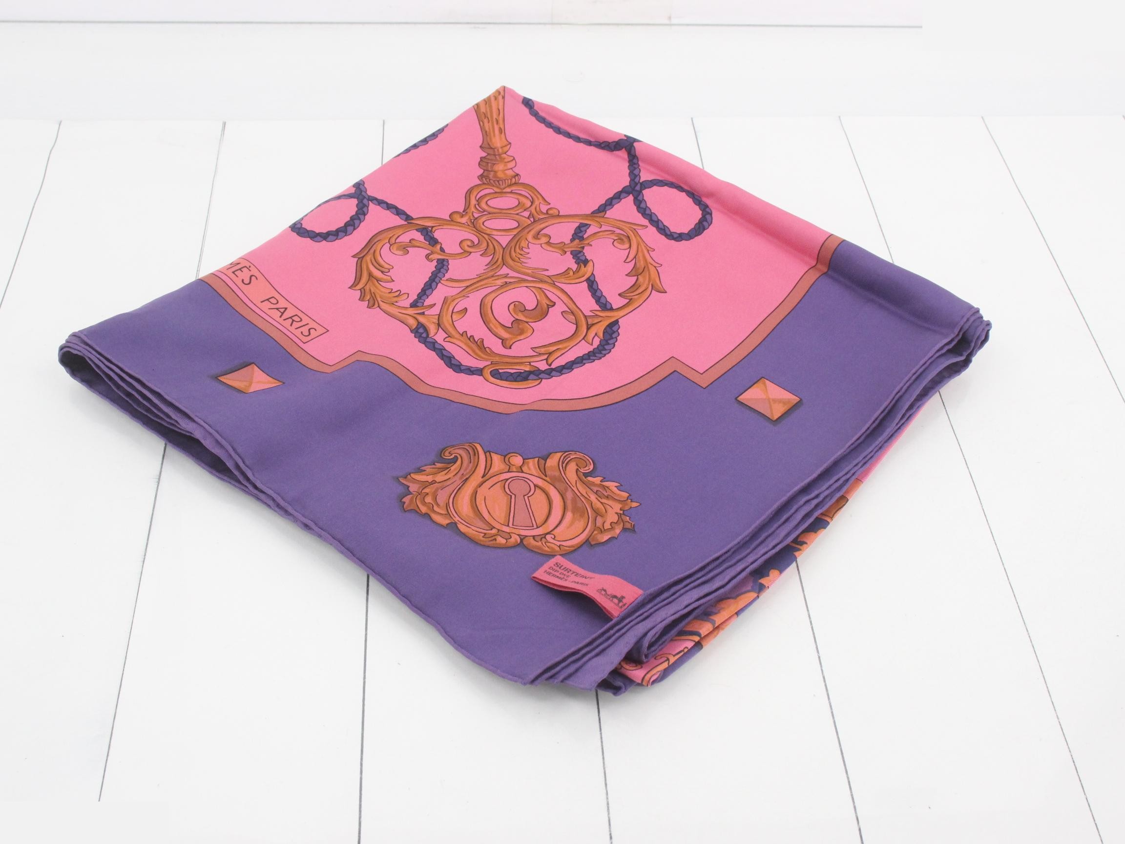Large scarf