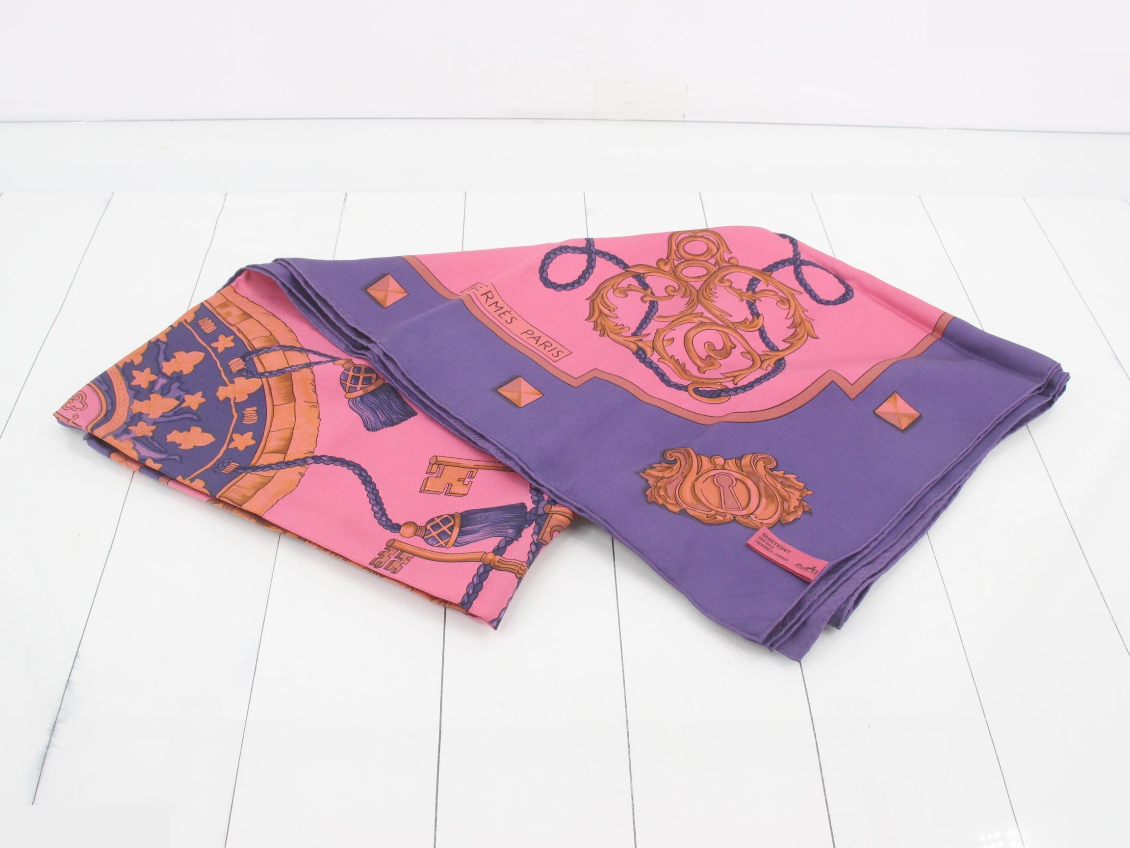 Large scarf — view 2