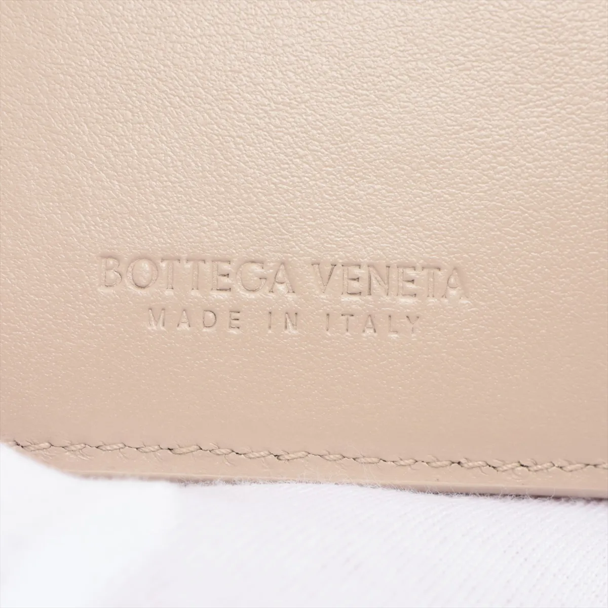 Intrecciato Leather Compact Wallet Beige — view 6