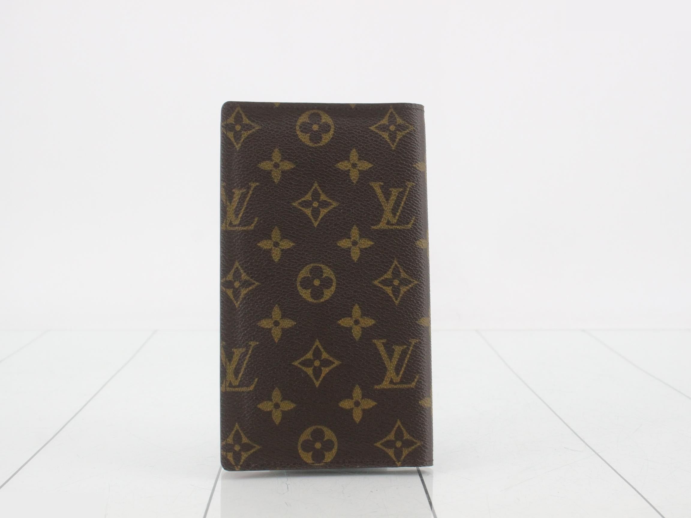 Unused, stored long wallet — view 2