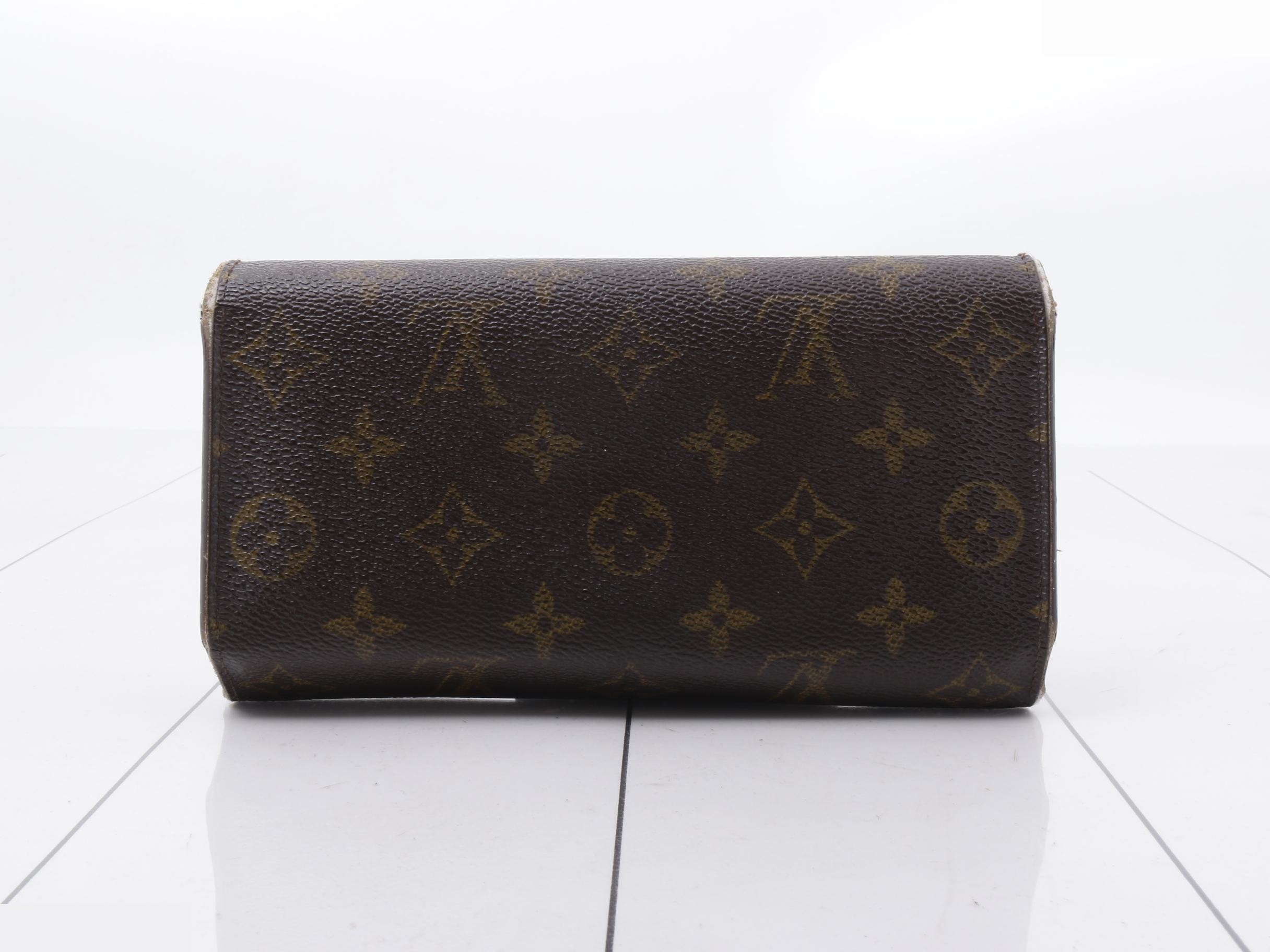 Monogram Portefeuille International Tri-fold Long Wallet — view 2