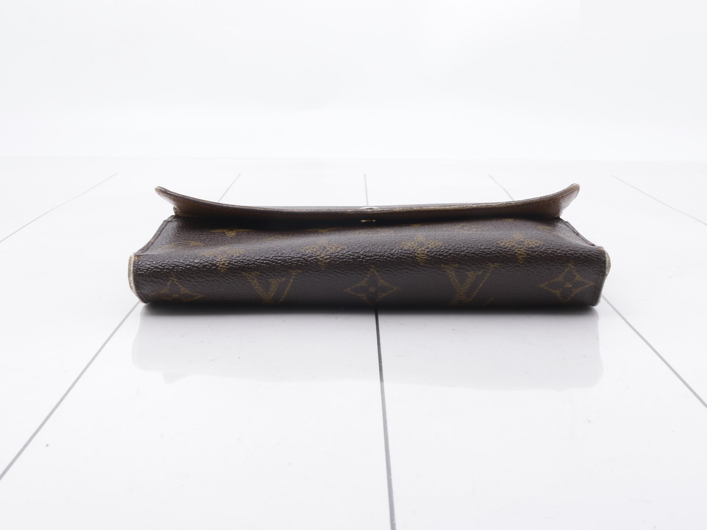 Monogram Portefeuille International Tri-fold Long Wallet — view 3
