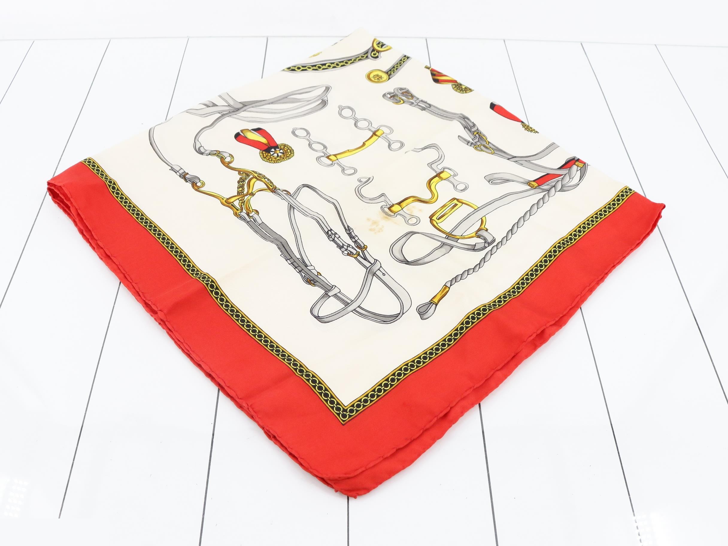 Other lines: Small items, accessories, scarves — view 2
