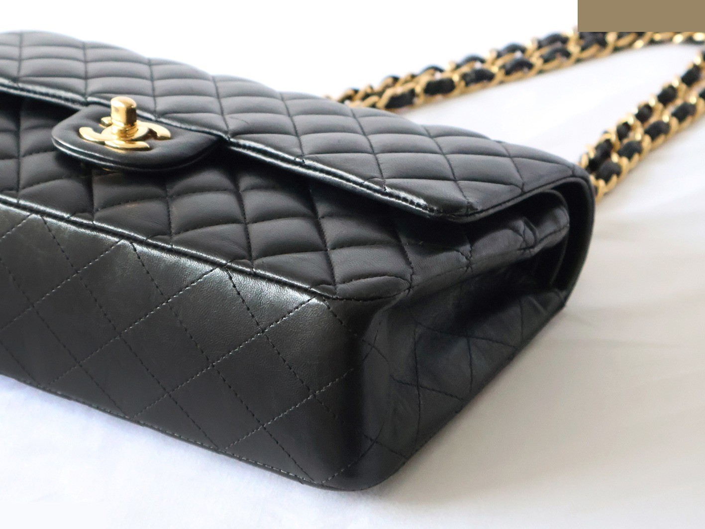 Matelassé 25 Lambskin Double Flap Double Chain Shoulder Bag, Black — view 4