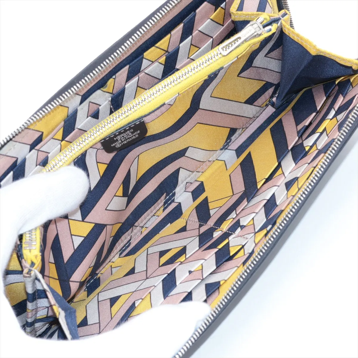 Azap Long Silk In Veau Epsom Round Zip Wallet Black Silver Hardware Q: 2013 — view 6