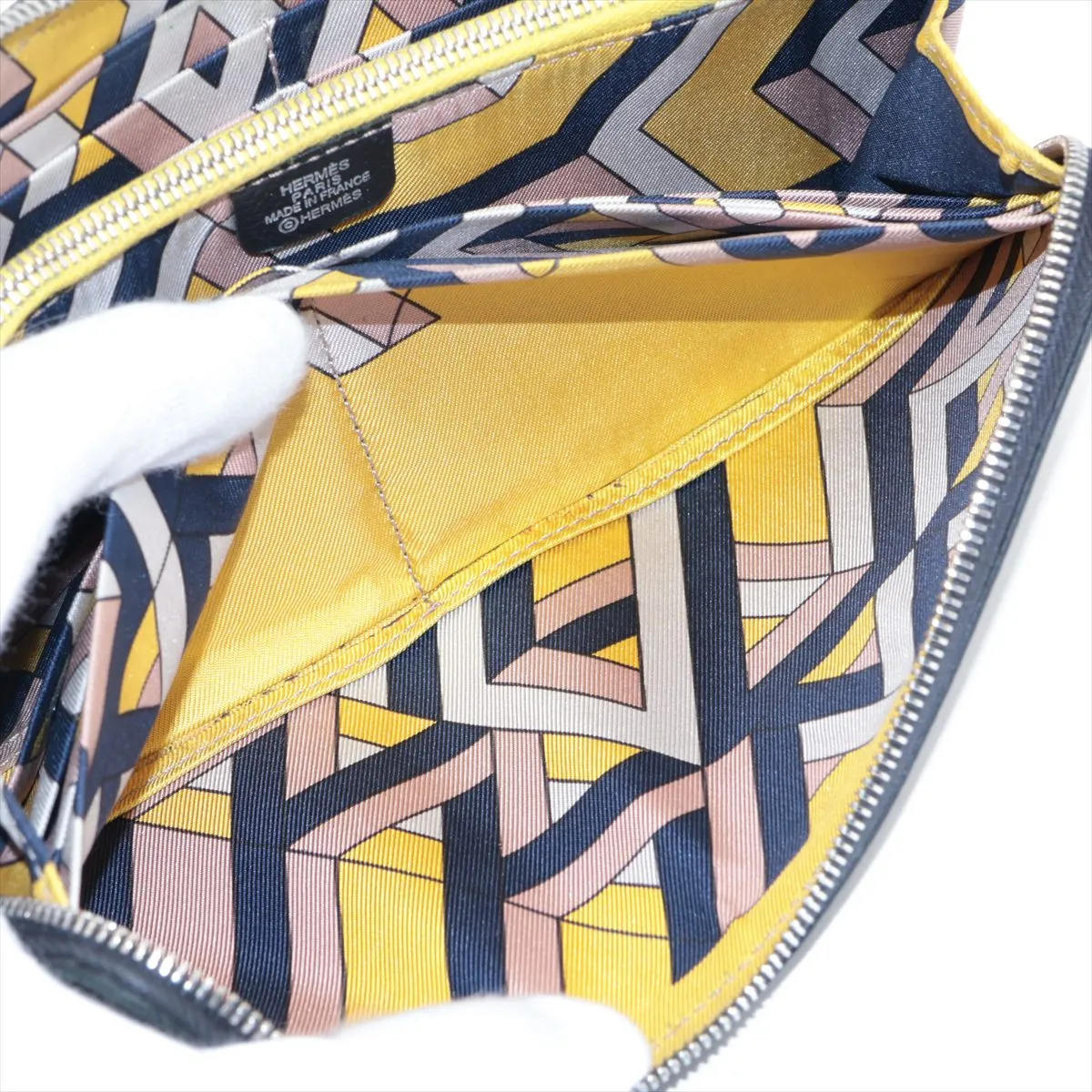 Azap Long Silk In Veau Epsom Round Zip Wallet Black Silver Hardware Q: 2013 — view 7