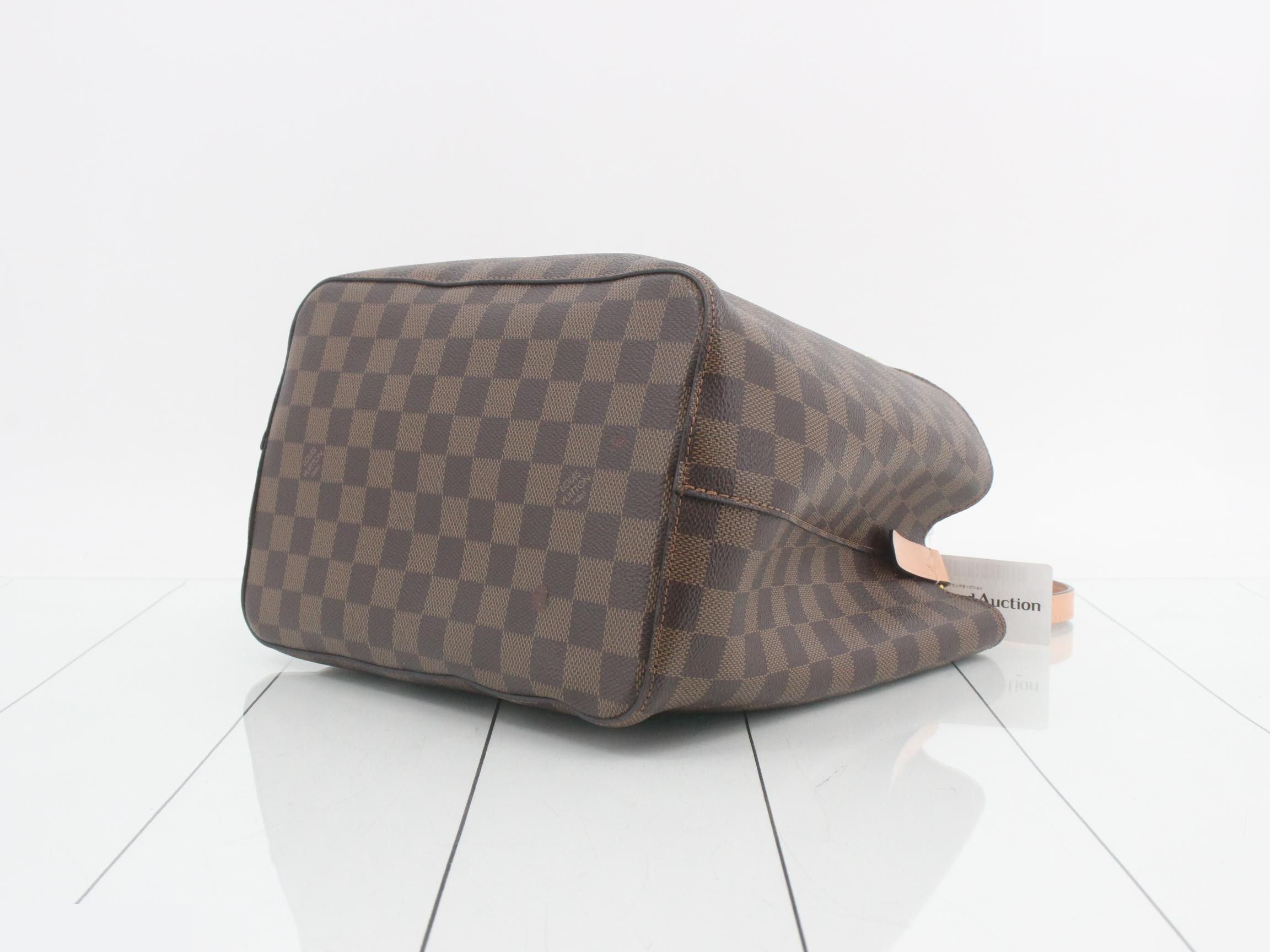 Damier NeoNoe Venus Shoulder Bag — view 6