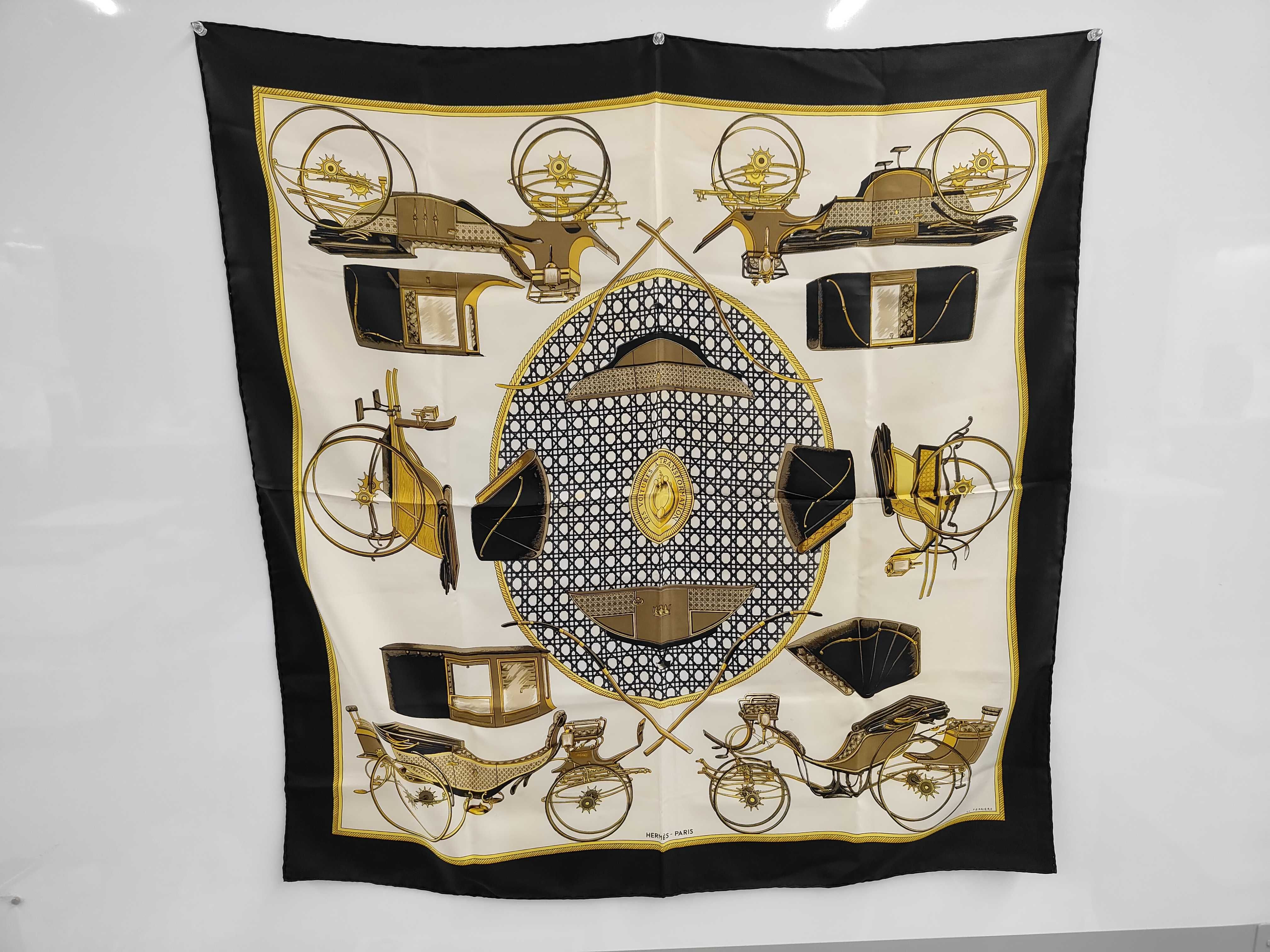 scarf carré and other accessories