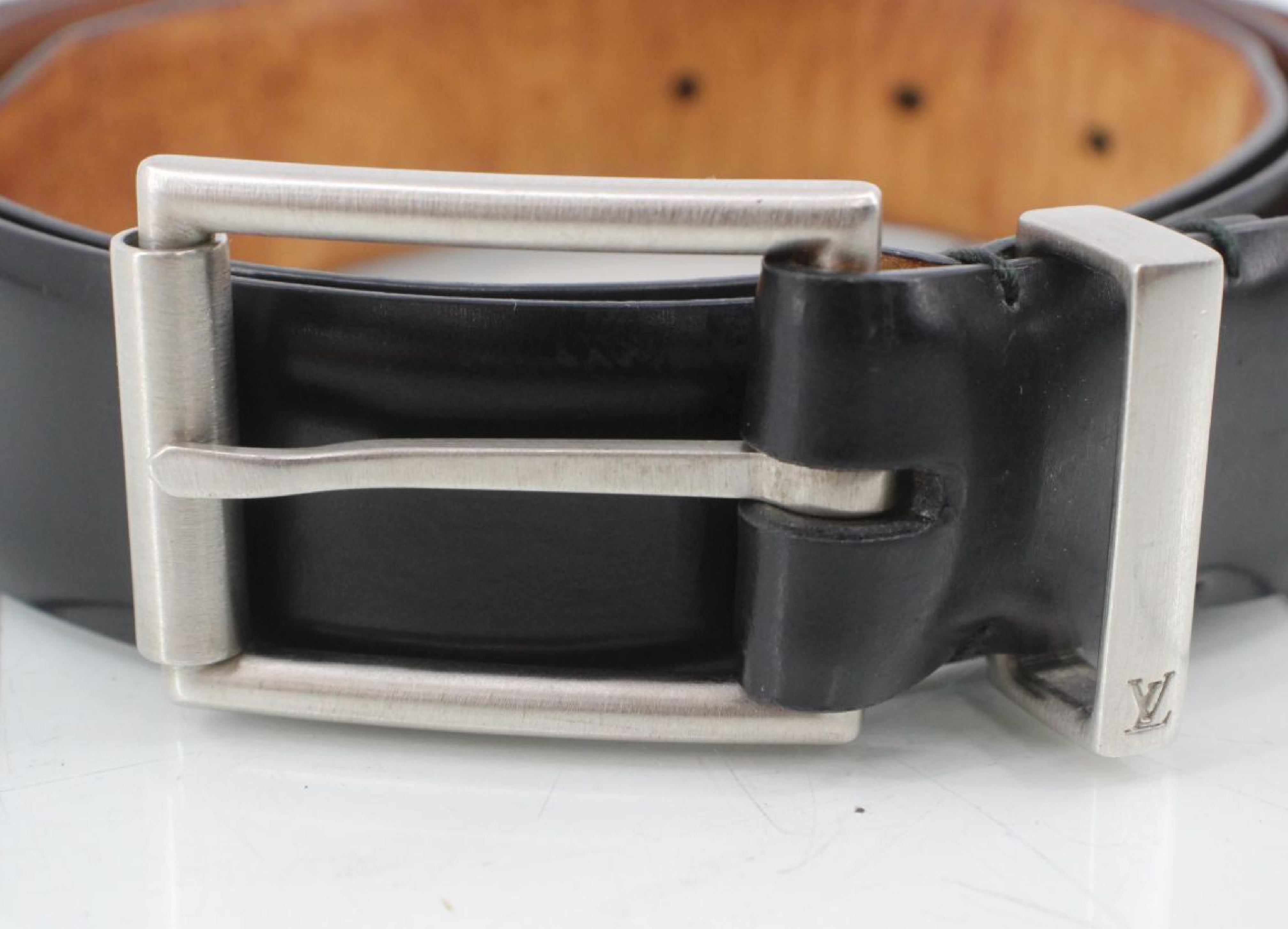 leather belt — view 3