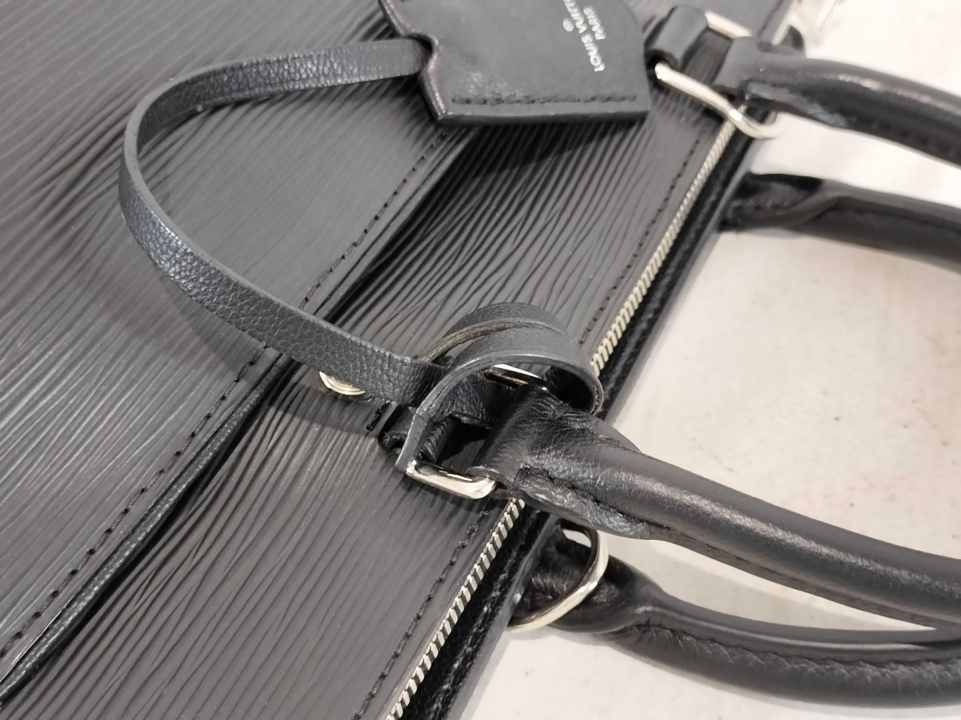 Epi Vaneau MM M51238 AR4146 Black Handbag — view 5