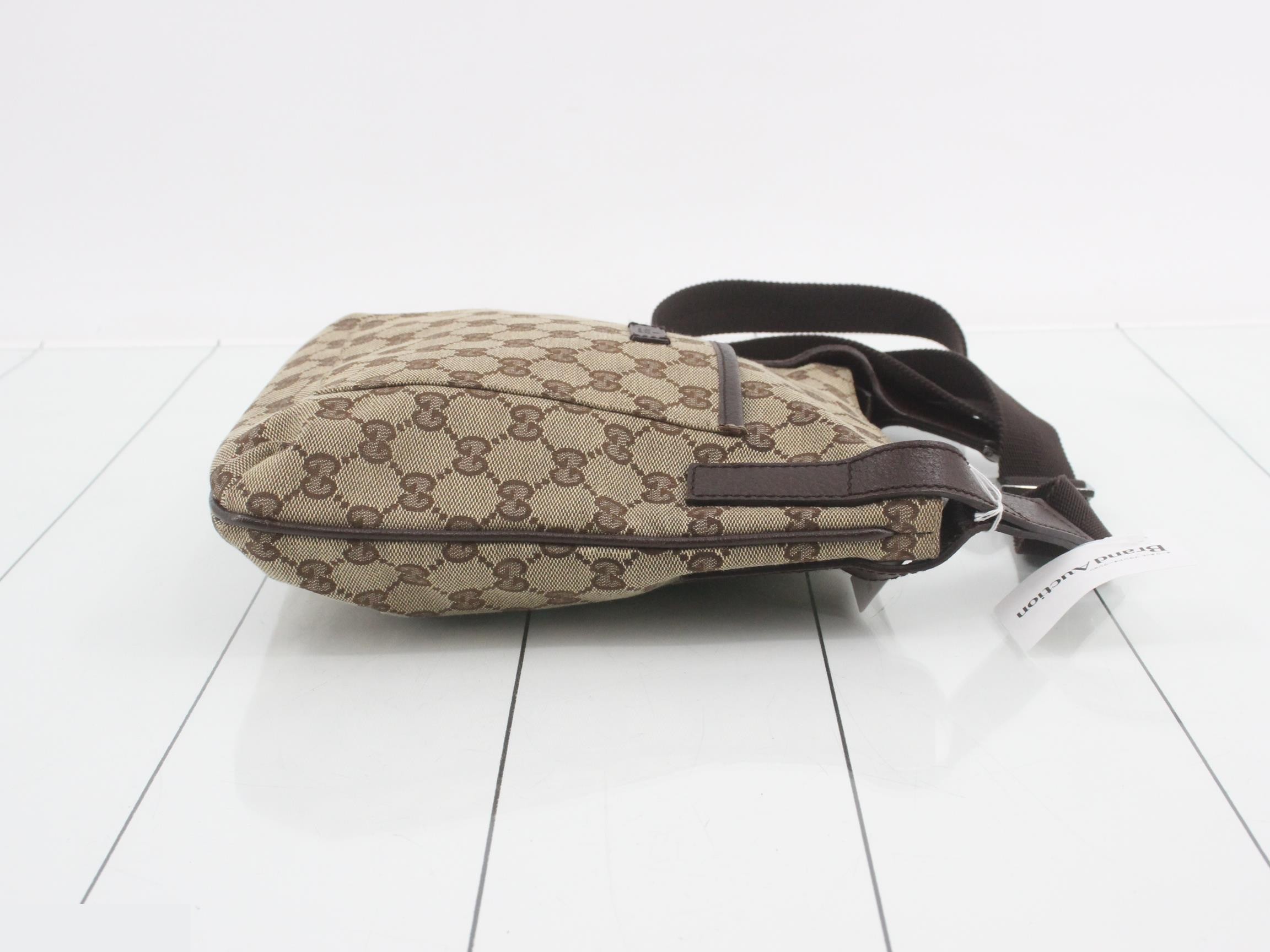 GG Canvas Shoulder Bag — view 3