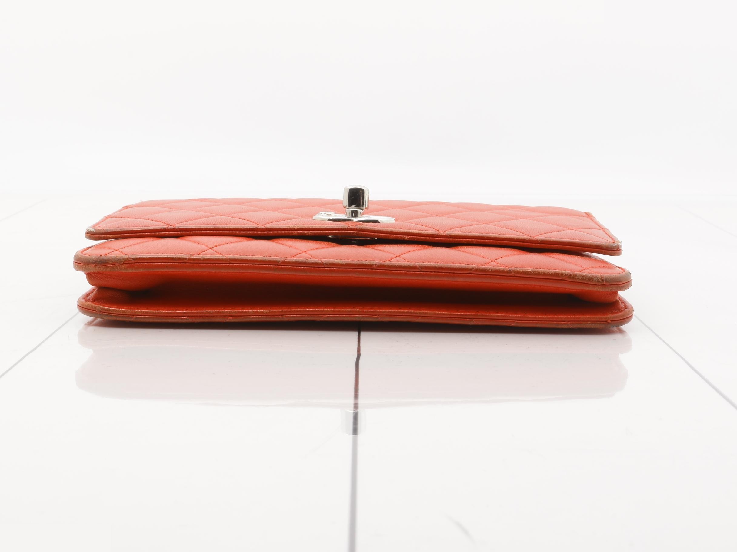 Matelassé (bag) and wallet, chain wallet, trendy CC, red — view 3