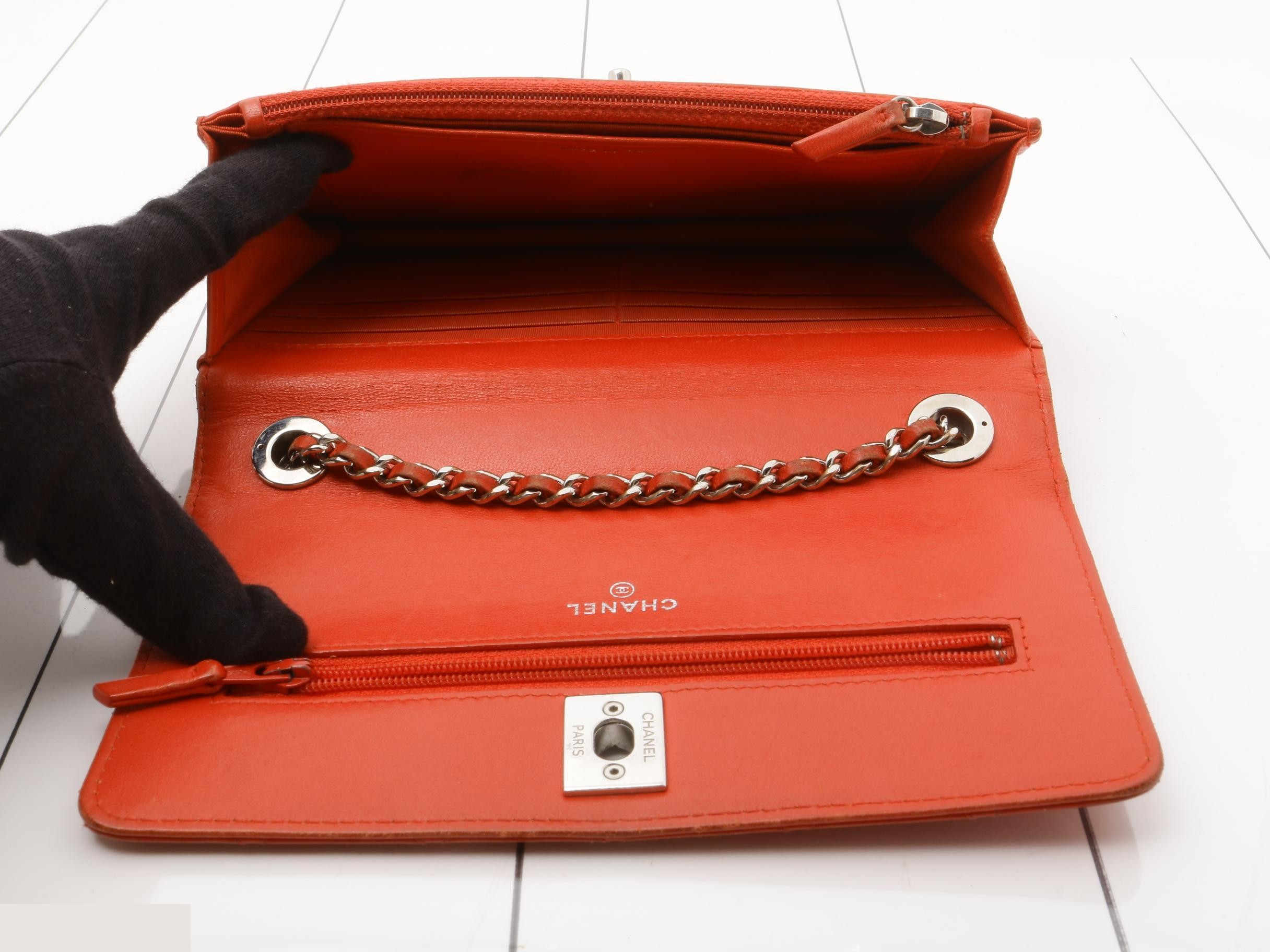 Matelassé (bag) and wallet, chain wallet, trendy CC, red — view 4