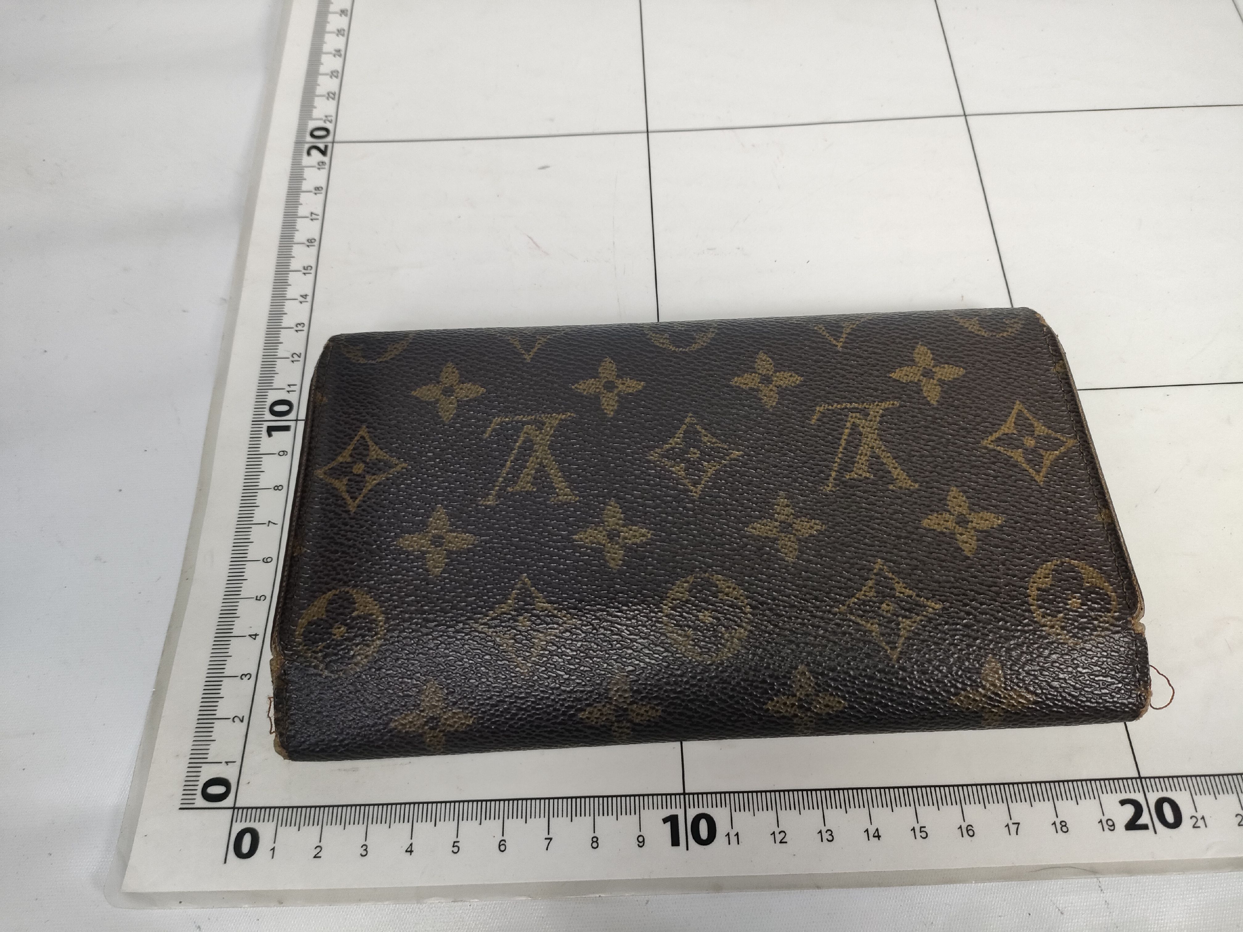 Monogram M61217 Portefeuille International Wallet — view 2