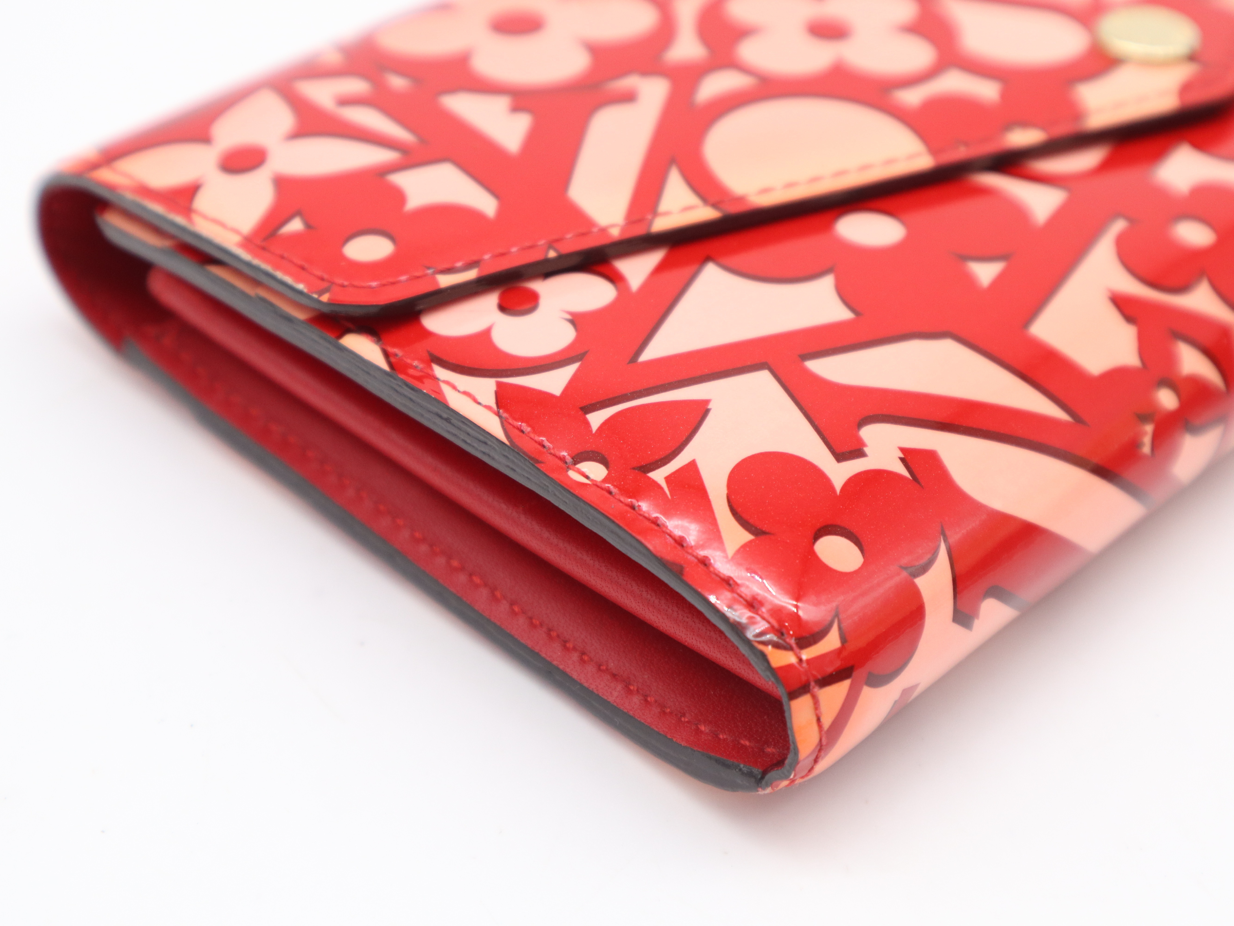 M90127 Vernis Portefeuille Sarah Sweet Monogram Pomme d'Amour Wallet with Box and Dust Bag — view 7