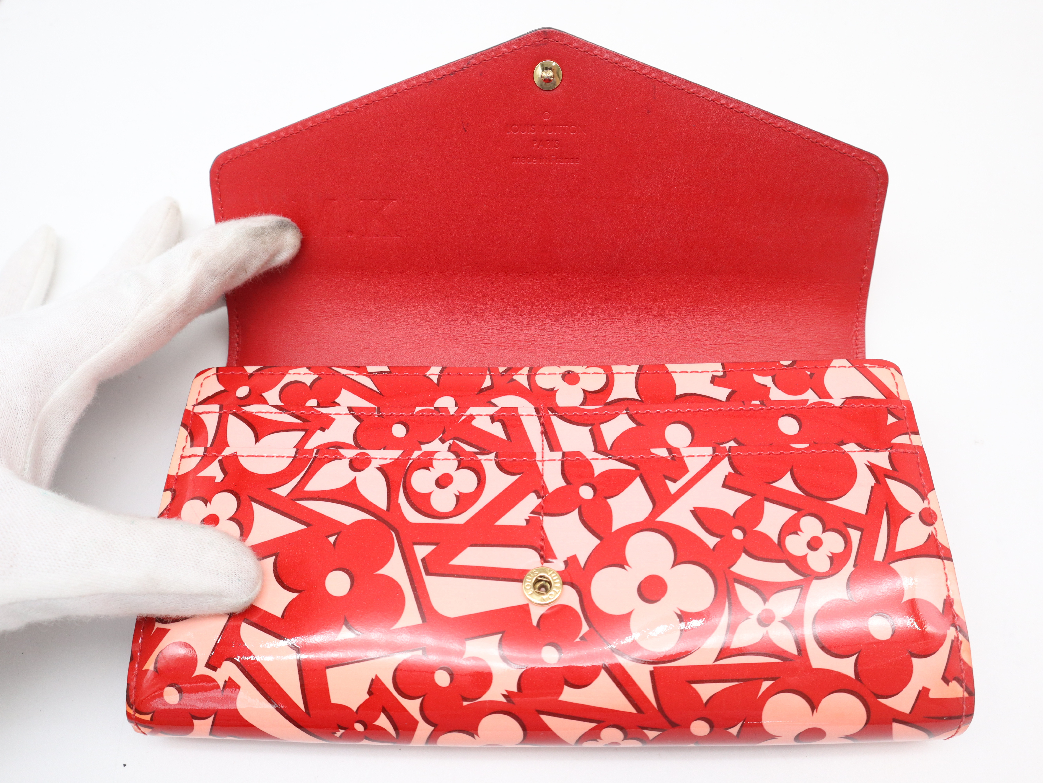 M90127 Vernis Portefeuille Sarah Sweet Monogram Pomme d'Amour Wallet with Box and Dust Bag — view 8