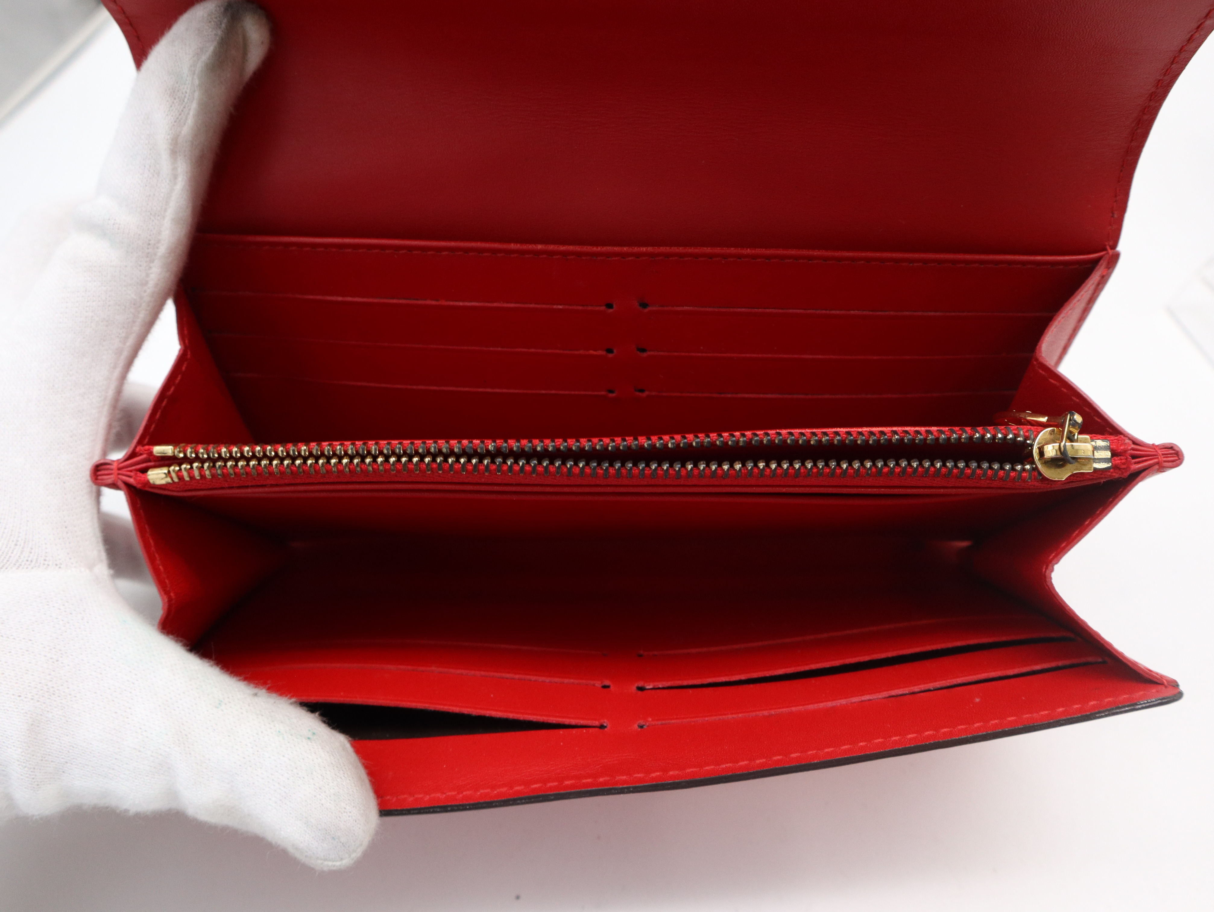 M90127 Vernis Portefeuille Sarah Sweet Monogram Pomme d'Amour Wallet with Box and Dust Bag — view 9