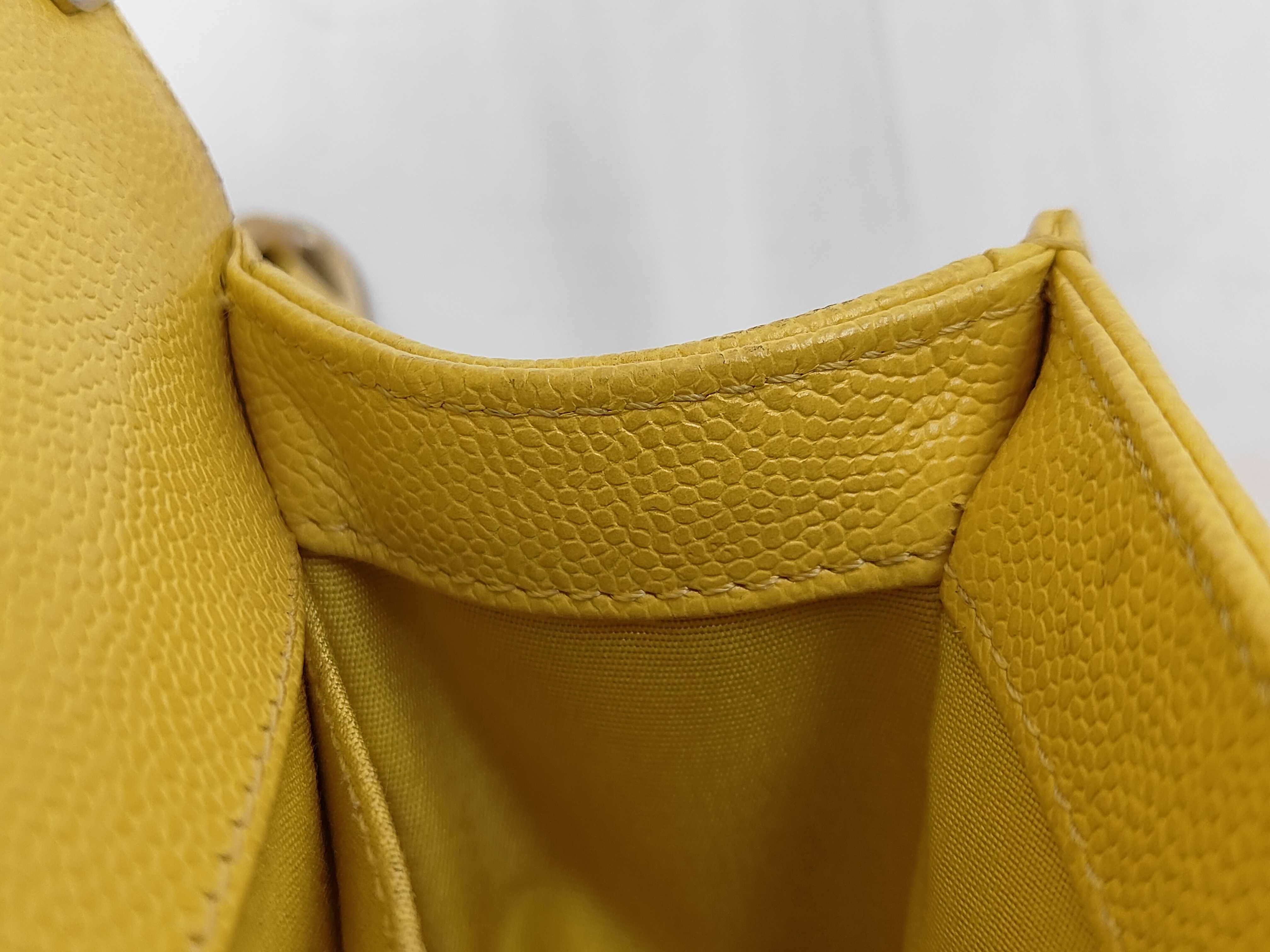 Boy Chanel 20 Chain Shoulder Bag, Caviar Yellow — view 9