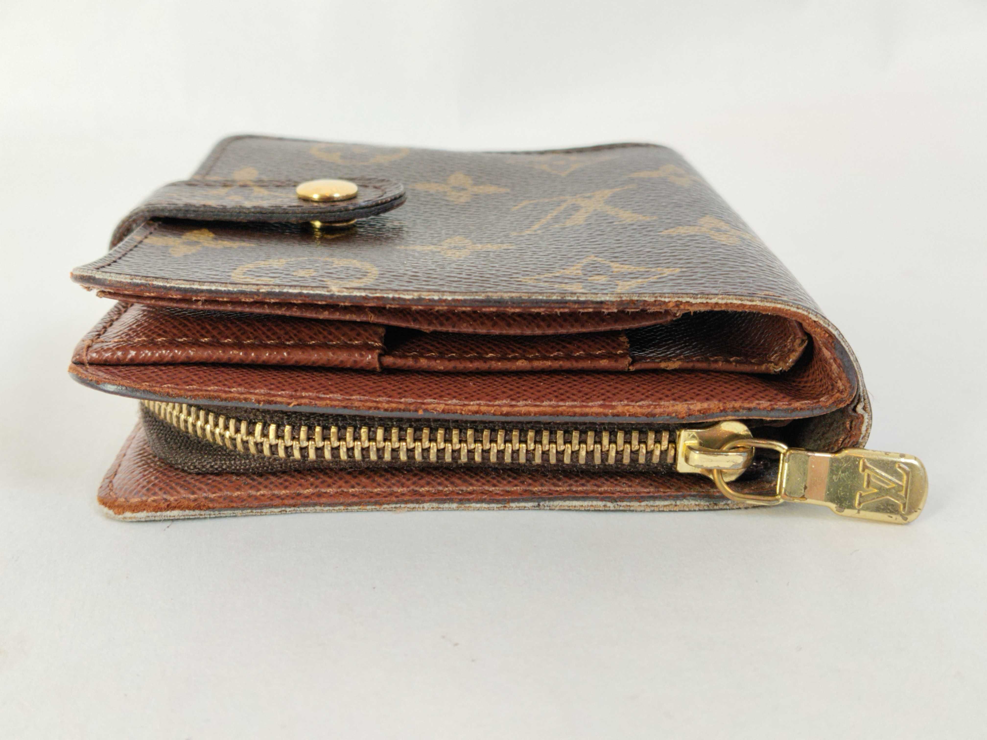 Monogram Compact Snap Wallet with Initials — view 6