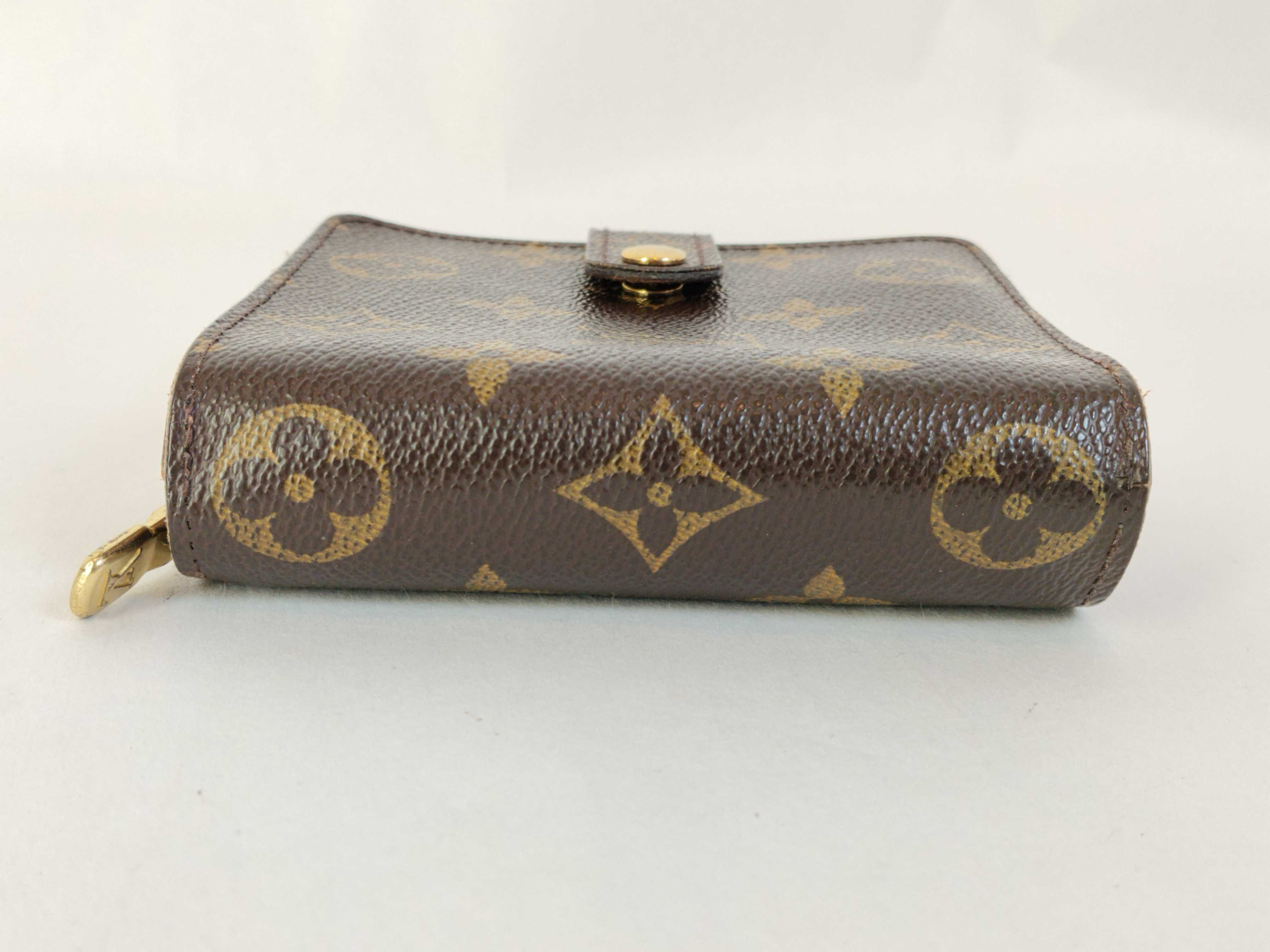 Monogram Compact Snap Wallet with Initials — view 7