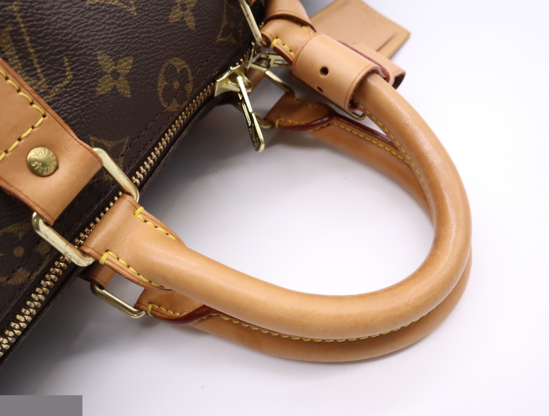 Keepall 45 with padlock, 2 keys, name tag, and handle strap. — view 6